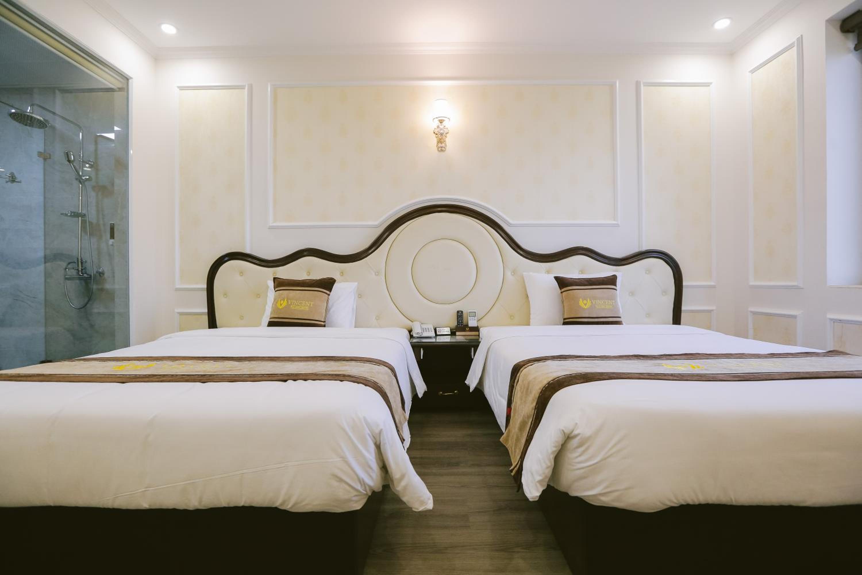 Twin Room - Photo 16