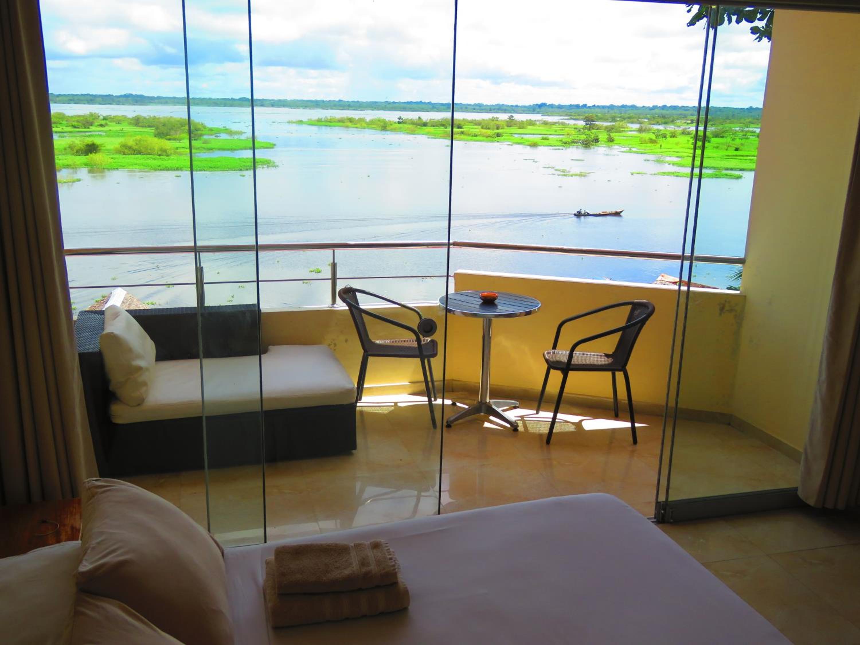 Apartment with Balcony - River View photo 3
