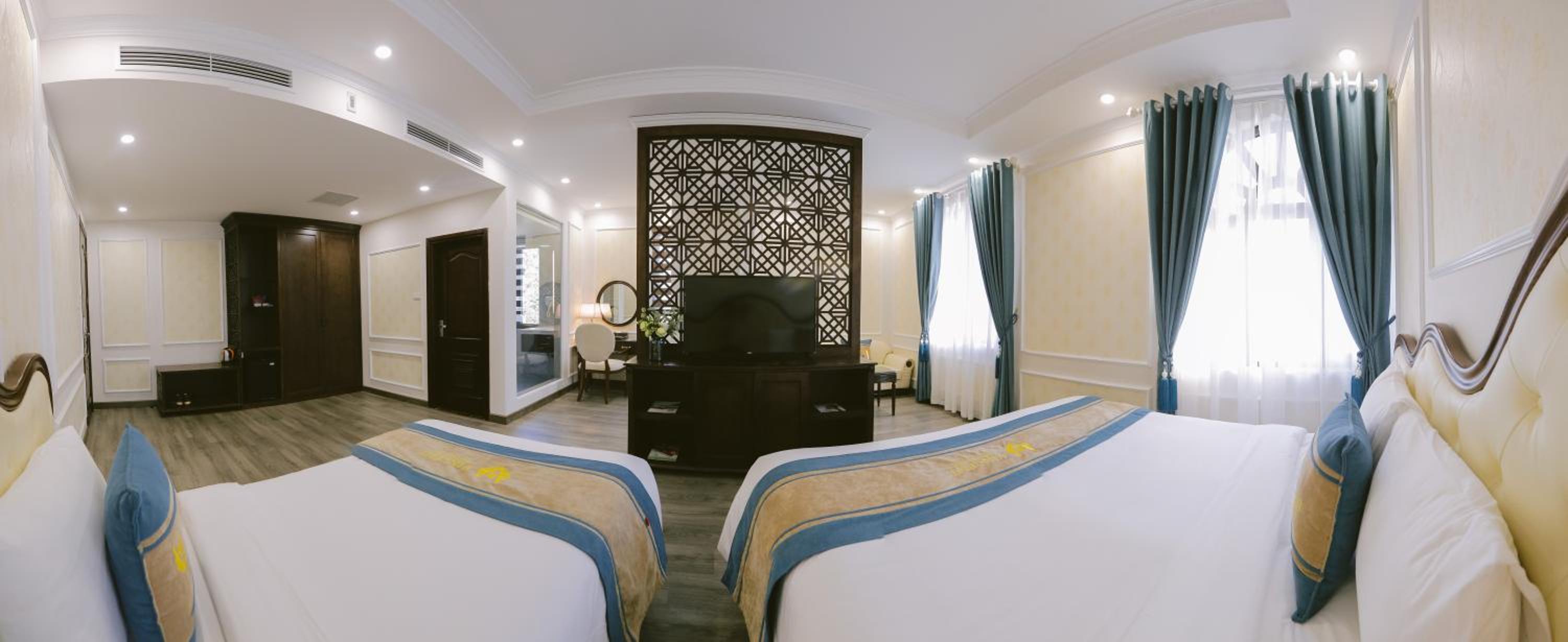 Family Room - Photo 47