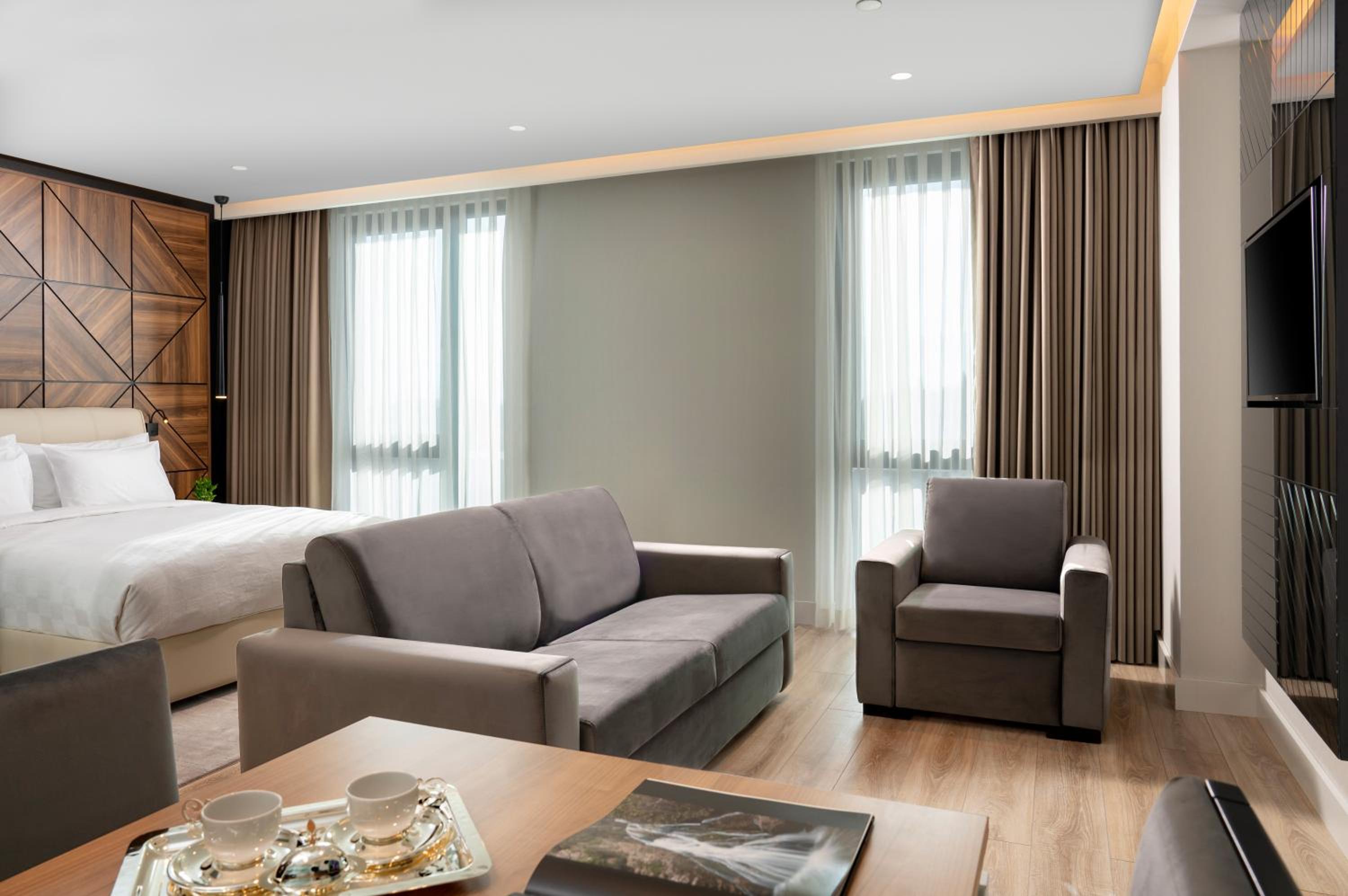 Suite - Photo 2
