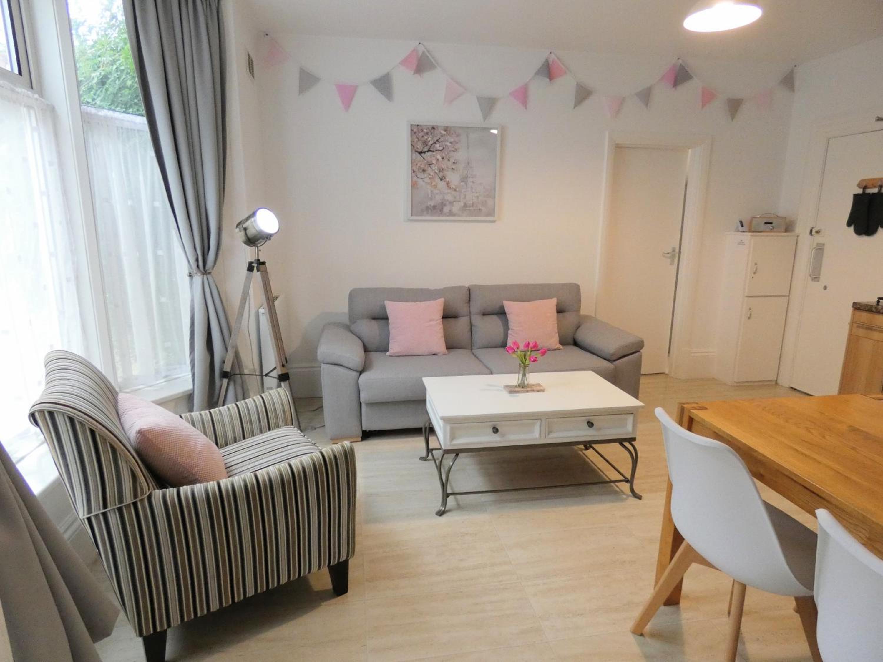 Apartment - Ground Floor - Photo 3