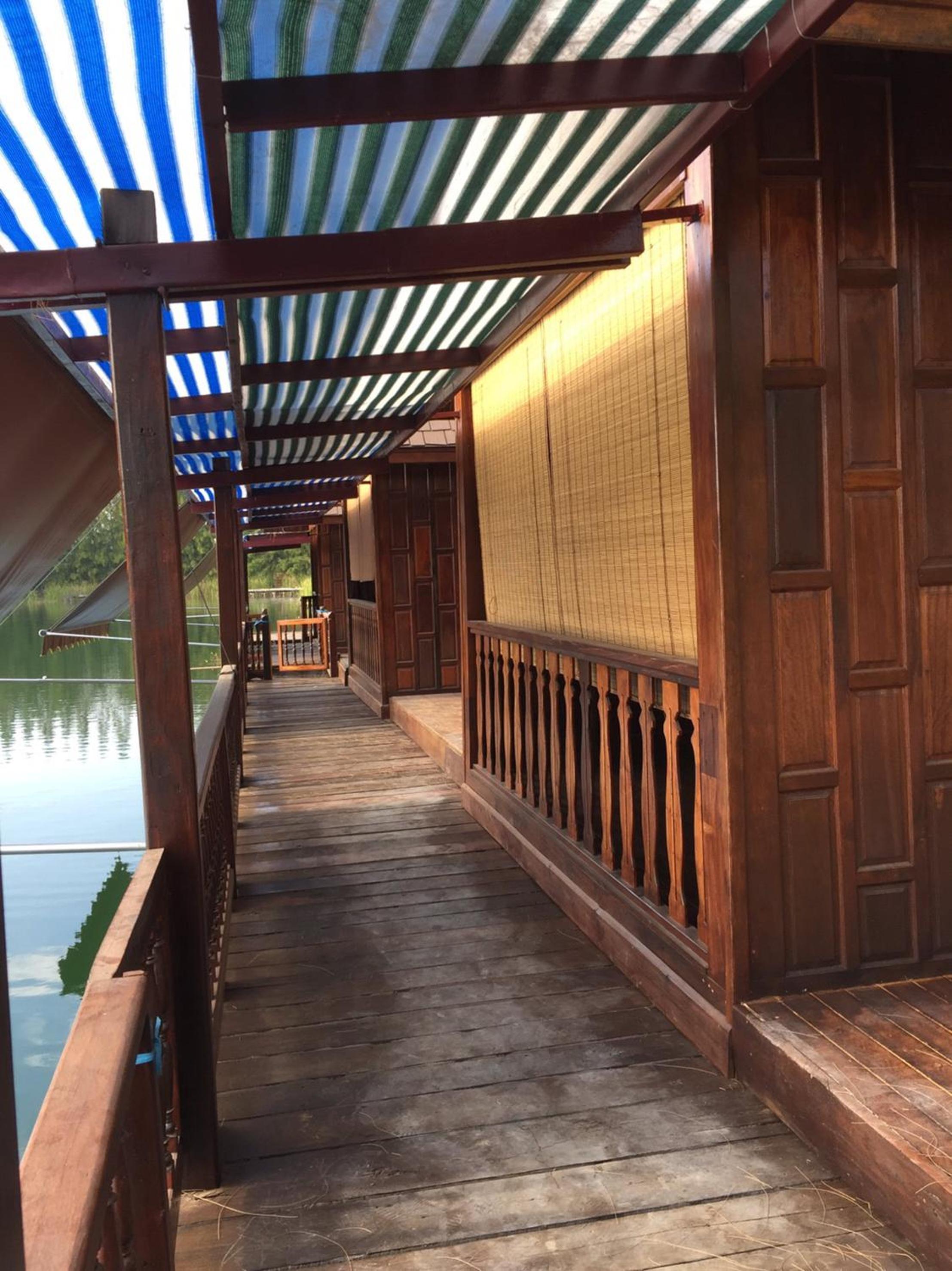 Double Room with Lake View - Photo 18