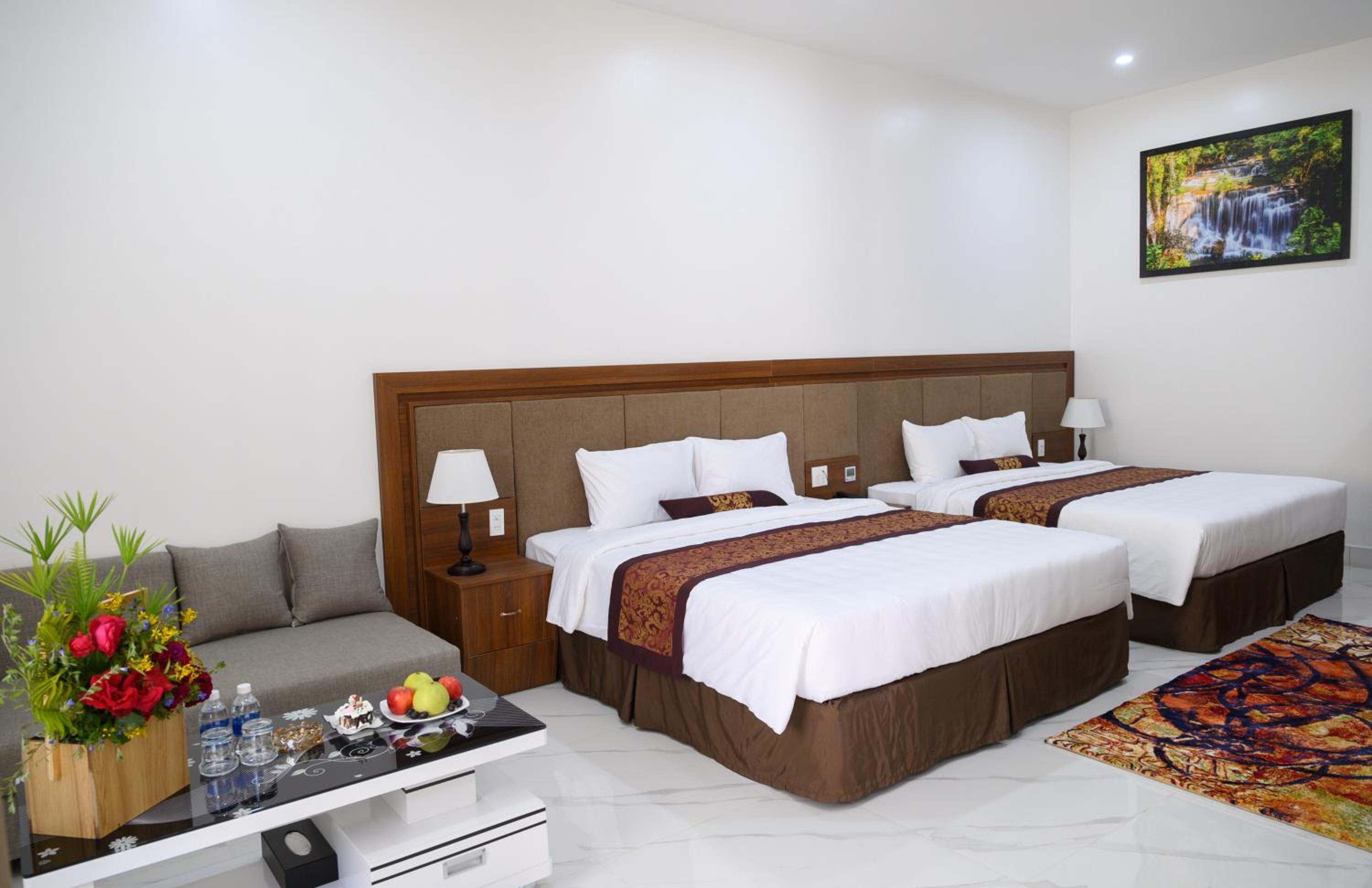 Deluxe Queen Room with Two Queen Beds photo 1