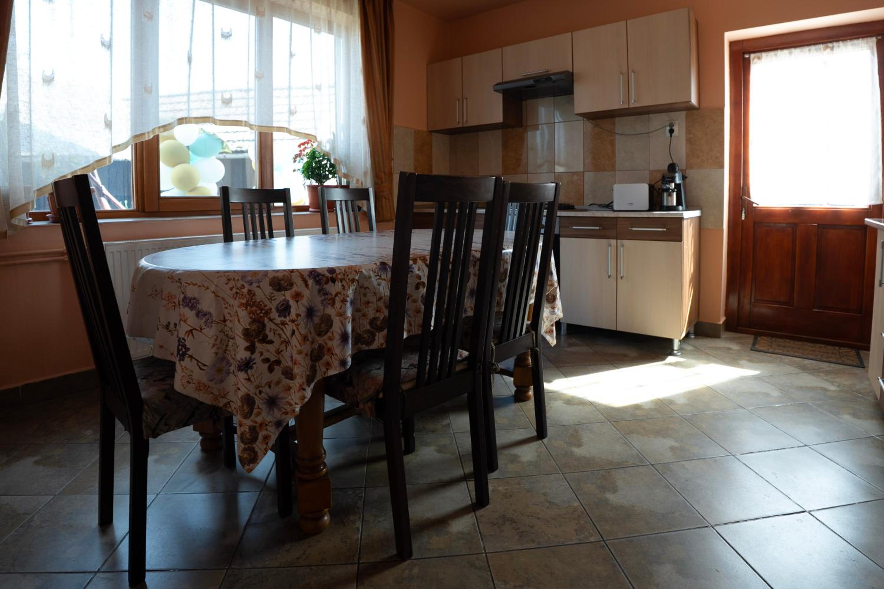 Four-Bedroom House, photo 6