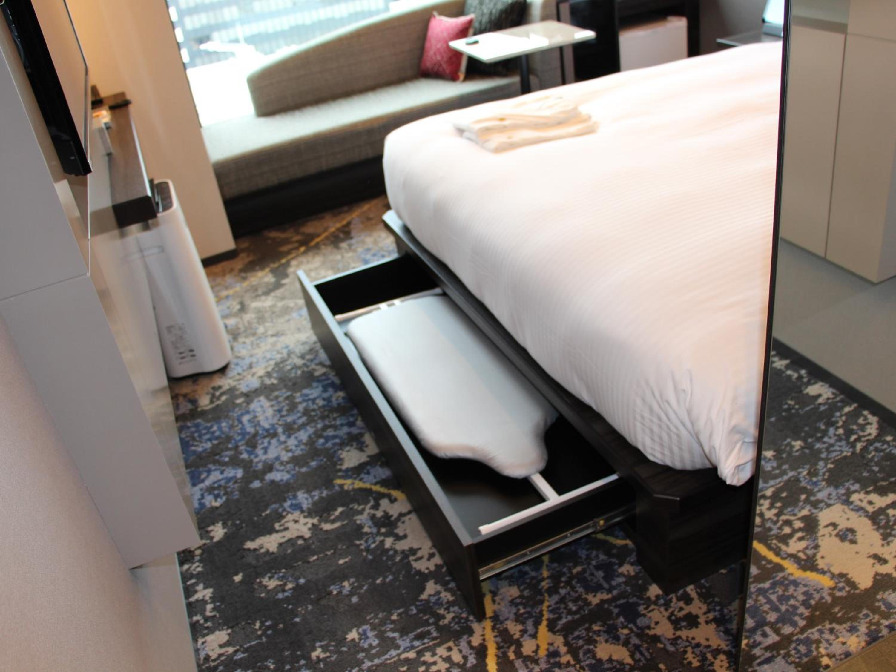 Superior Twin Room thumbnail 5