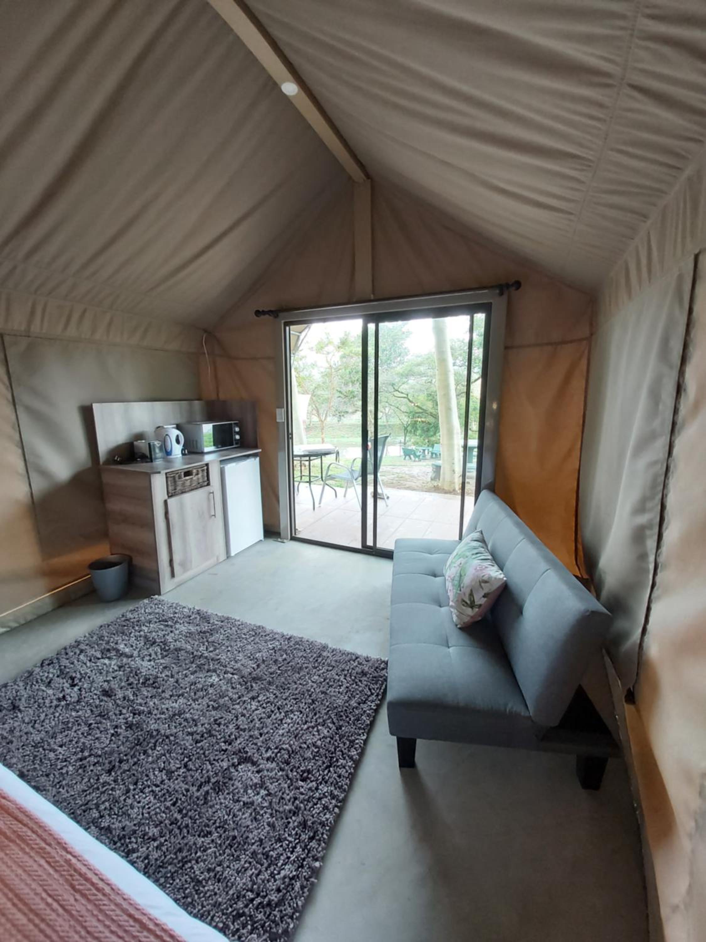 Tent - Photo 2