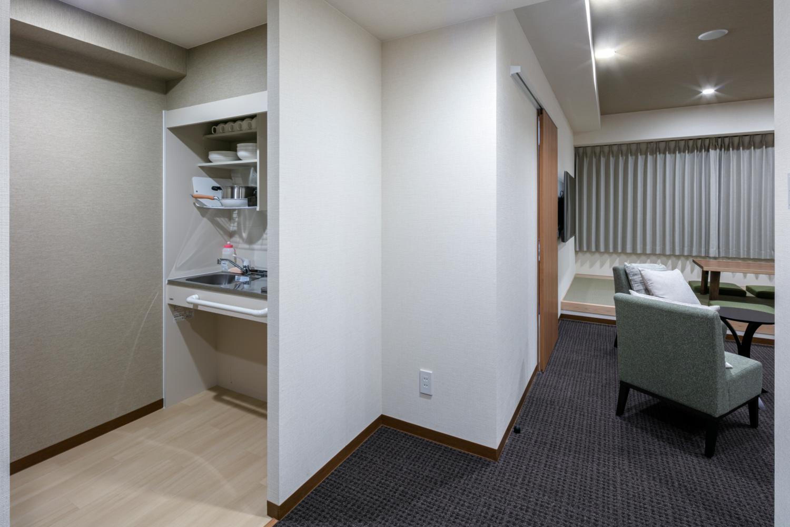 Deluxe Queen Room - Photo 4