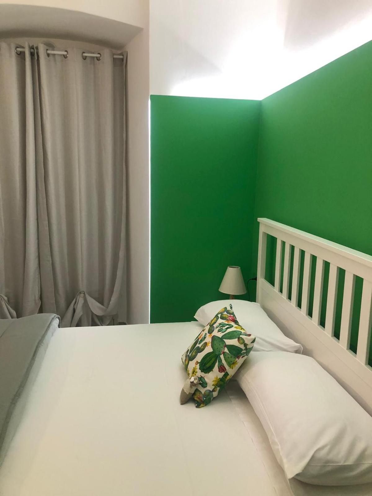 Double Room with Private Bathroom - Photo 7