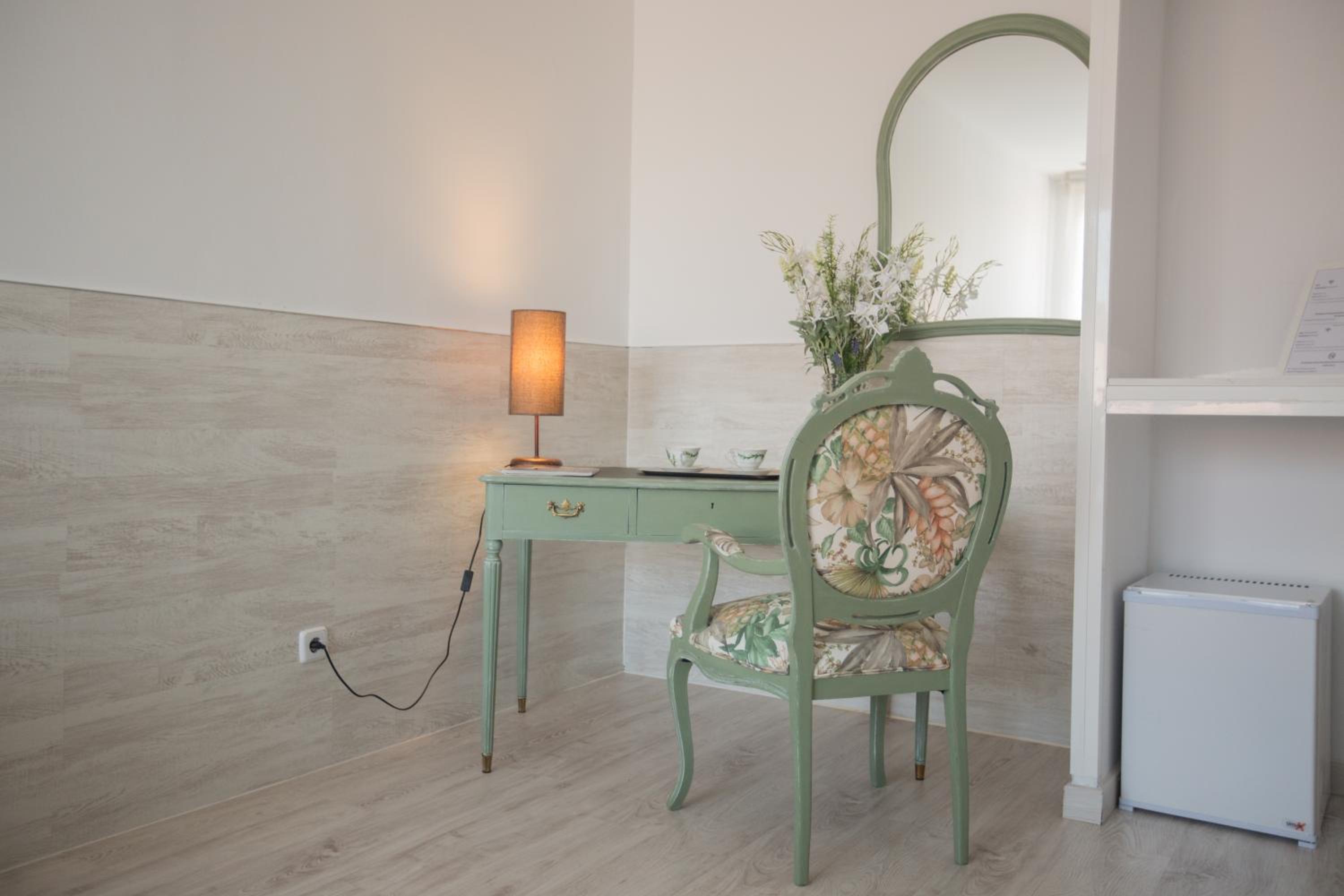 Double Room - Photo 10