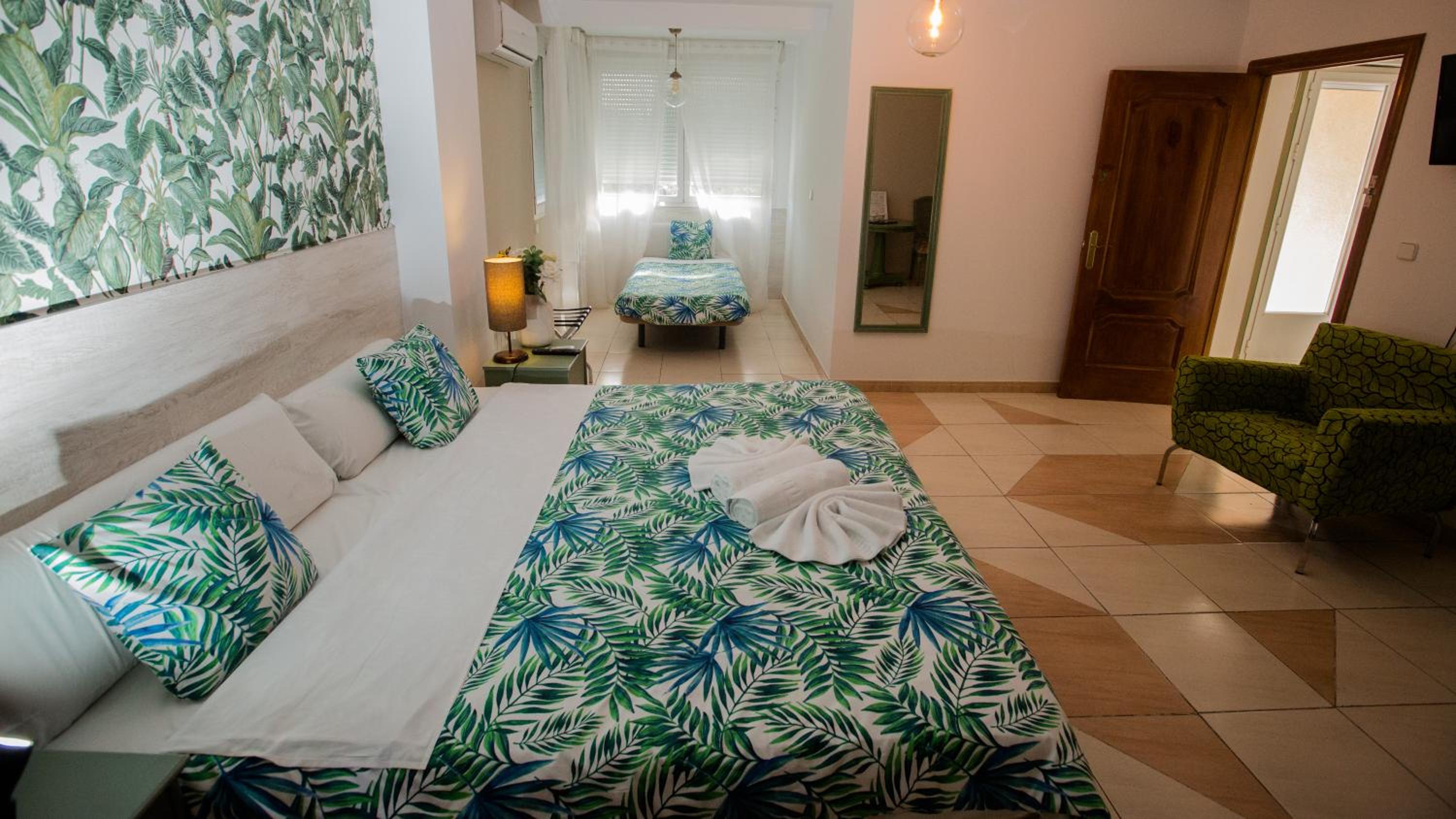 Double Room with Bath - Photo 30