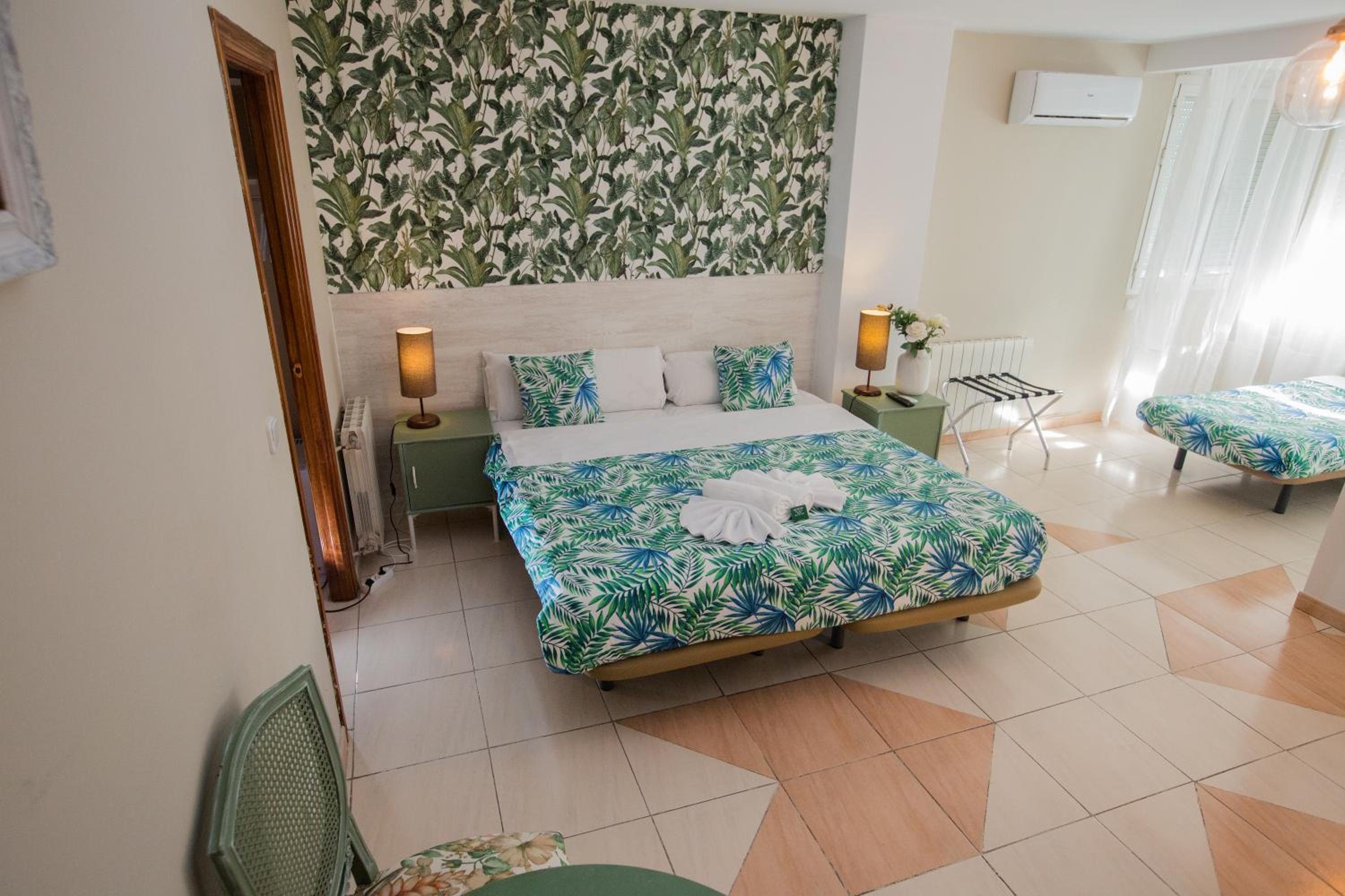 Double Room with Bath - Photo 1