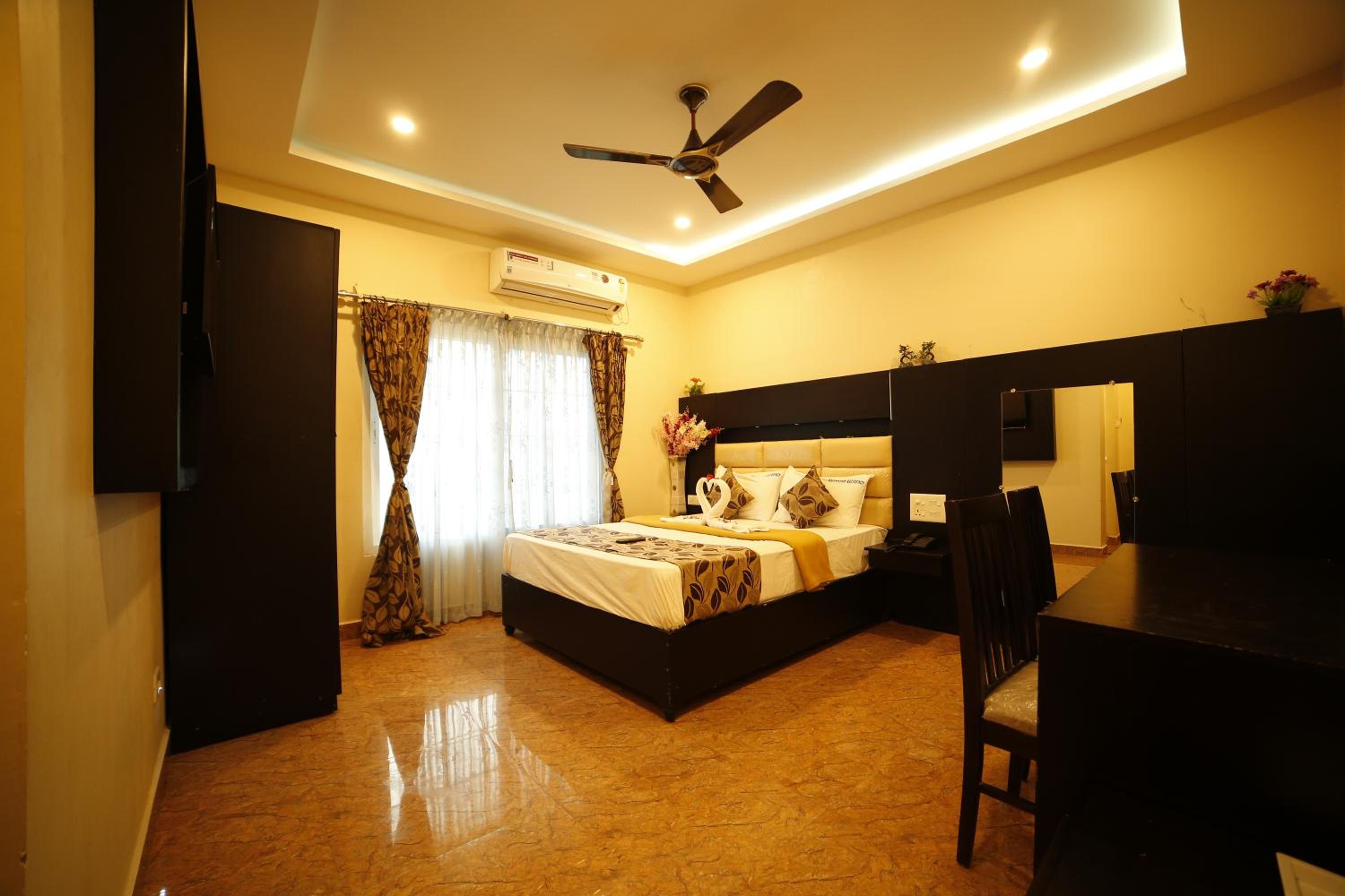 Deluxe Double Room - Photo 8