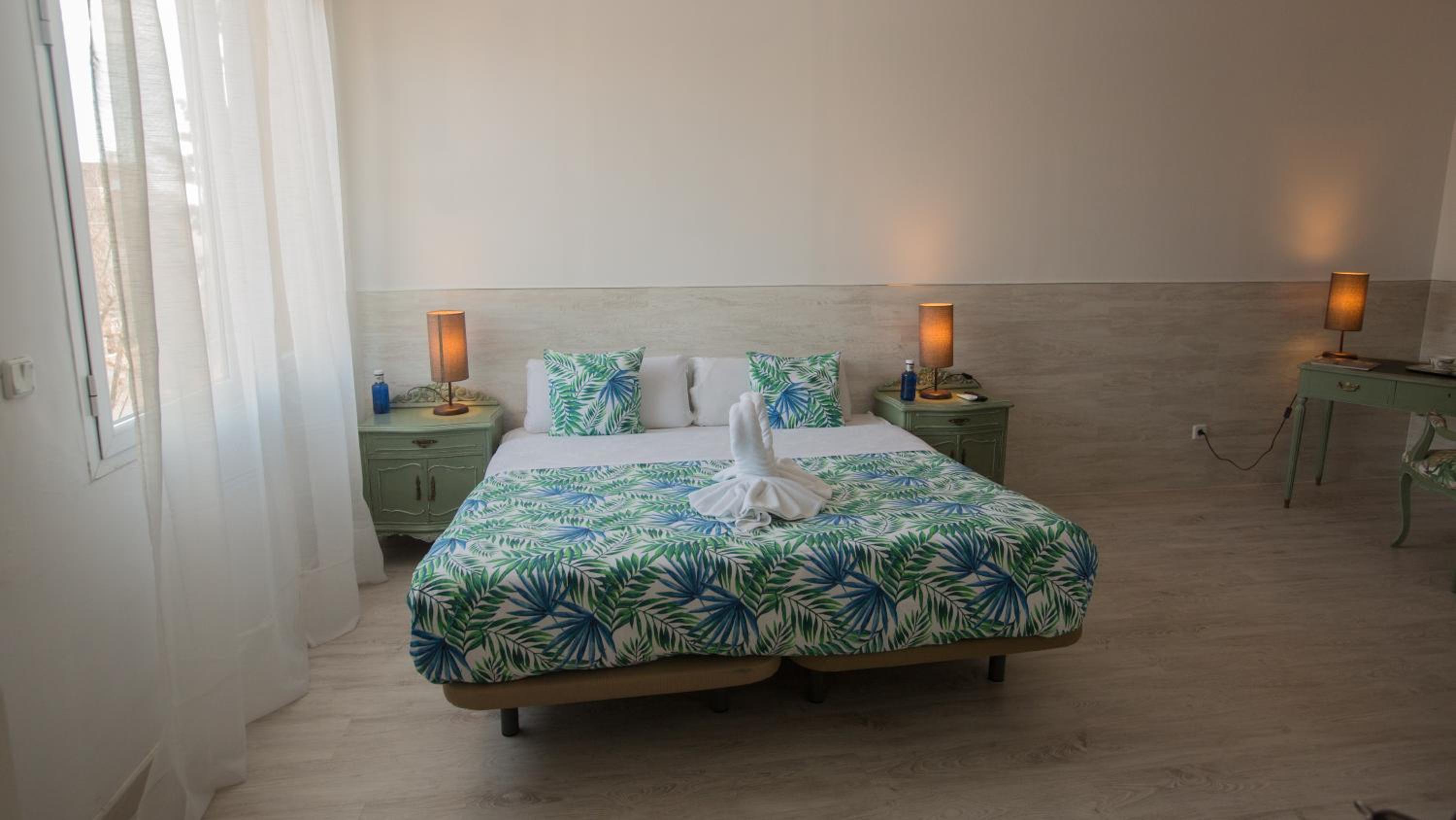 Double Room - Photo 13
