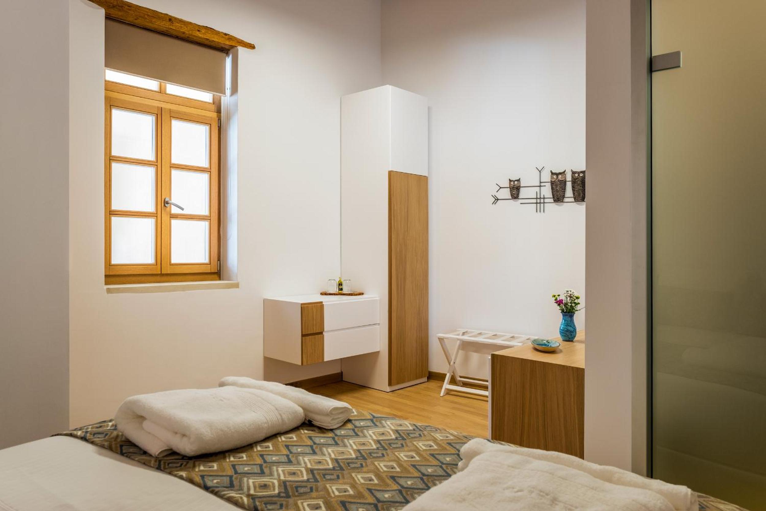 Standard Double or Twin Room thumbnail 6