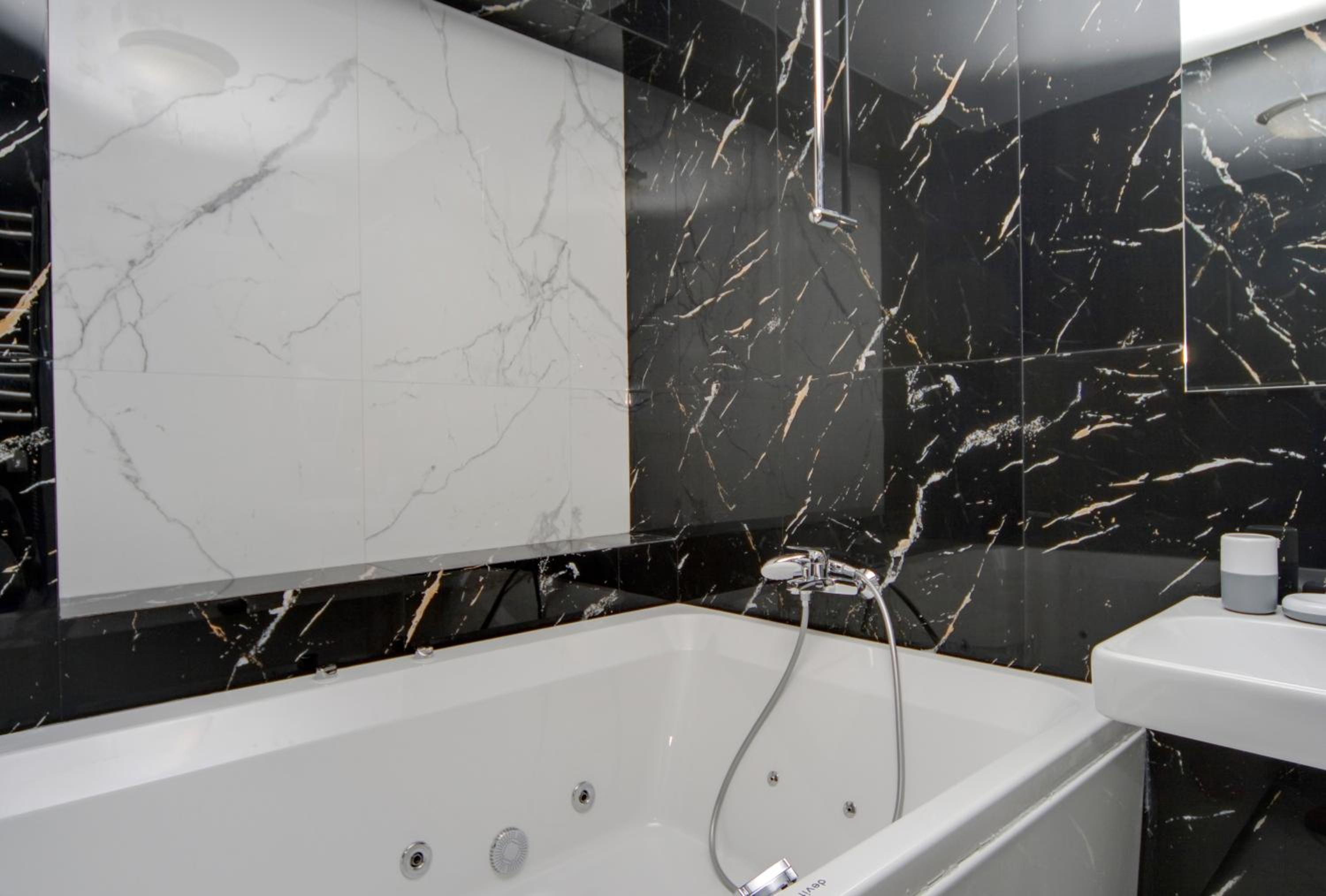 Studio Apartment with Jacuzzi photo 3