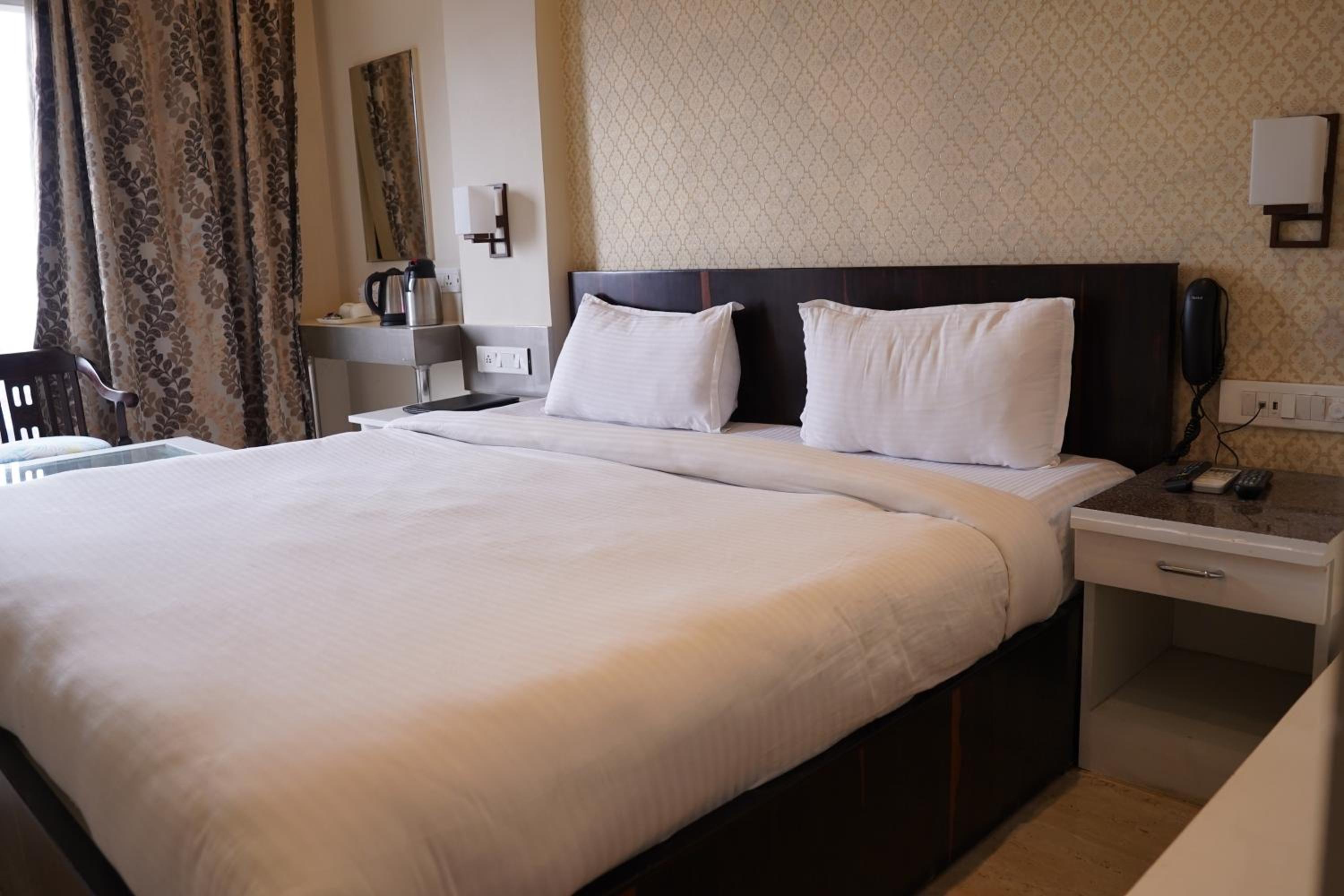 Deluxe Double Room - Photo 2
