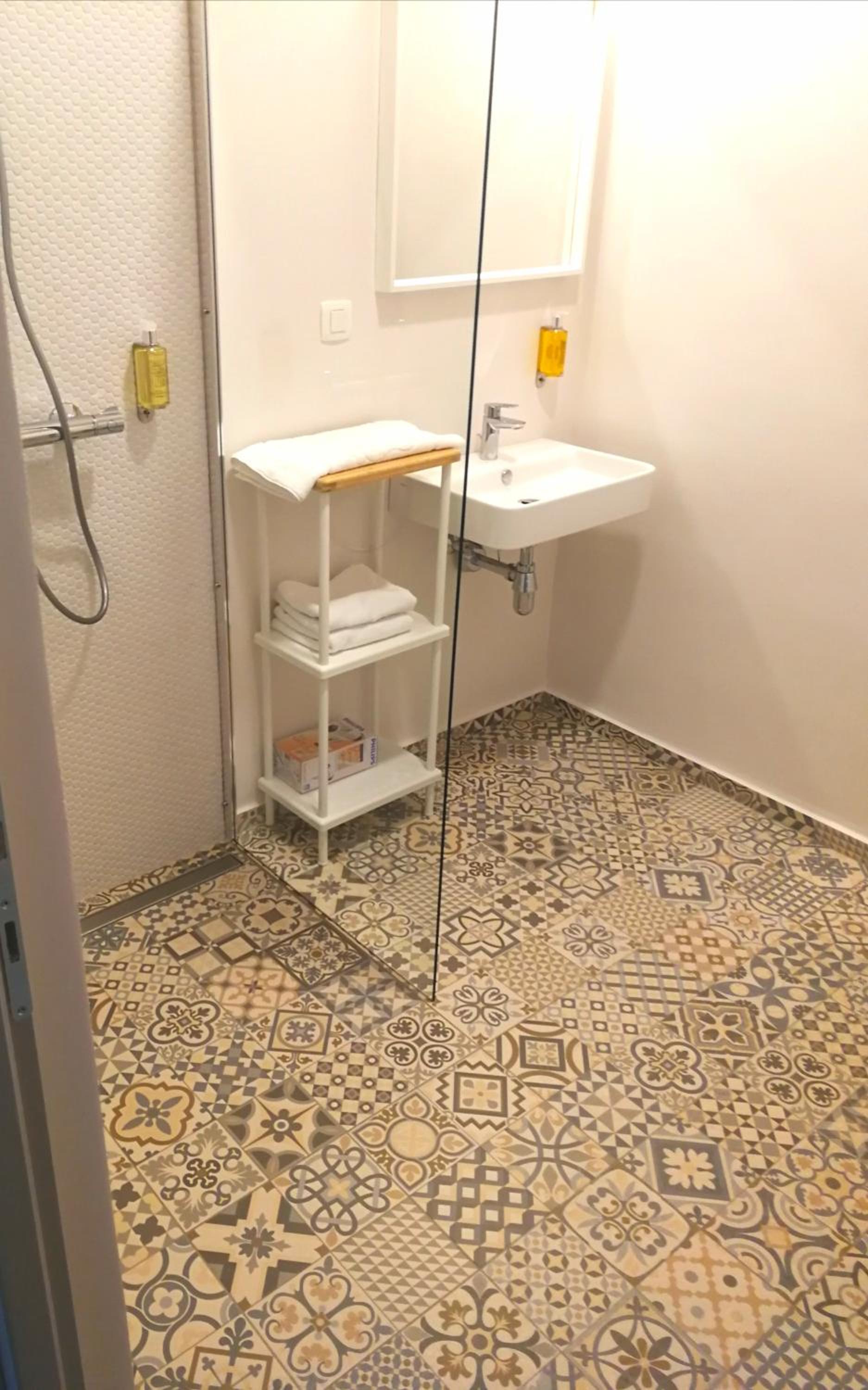 Deluxe Room - Photo 3