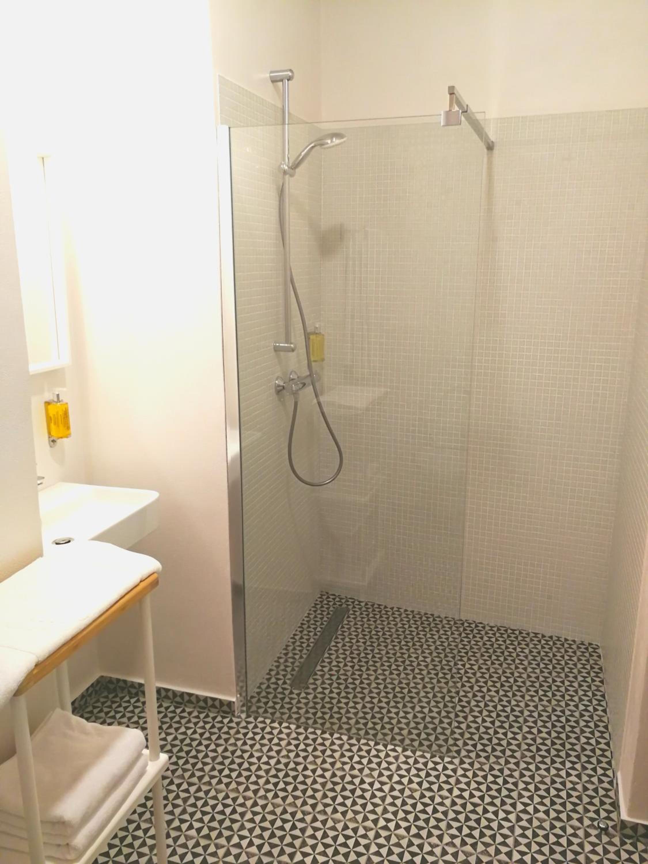 Deluxe Room - Photo 4