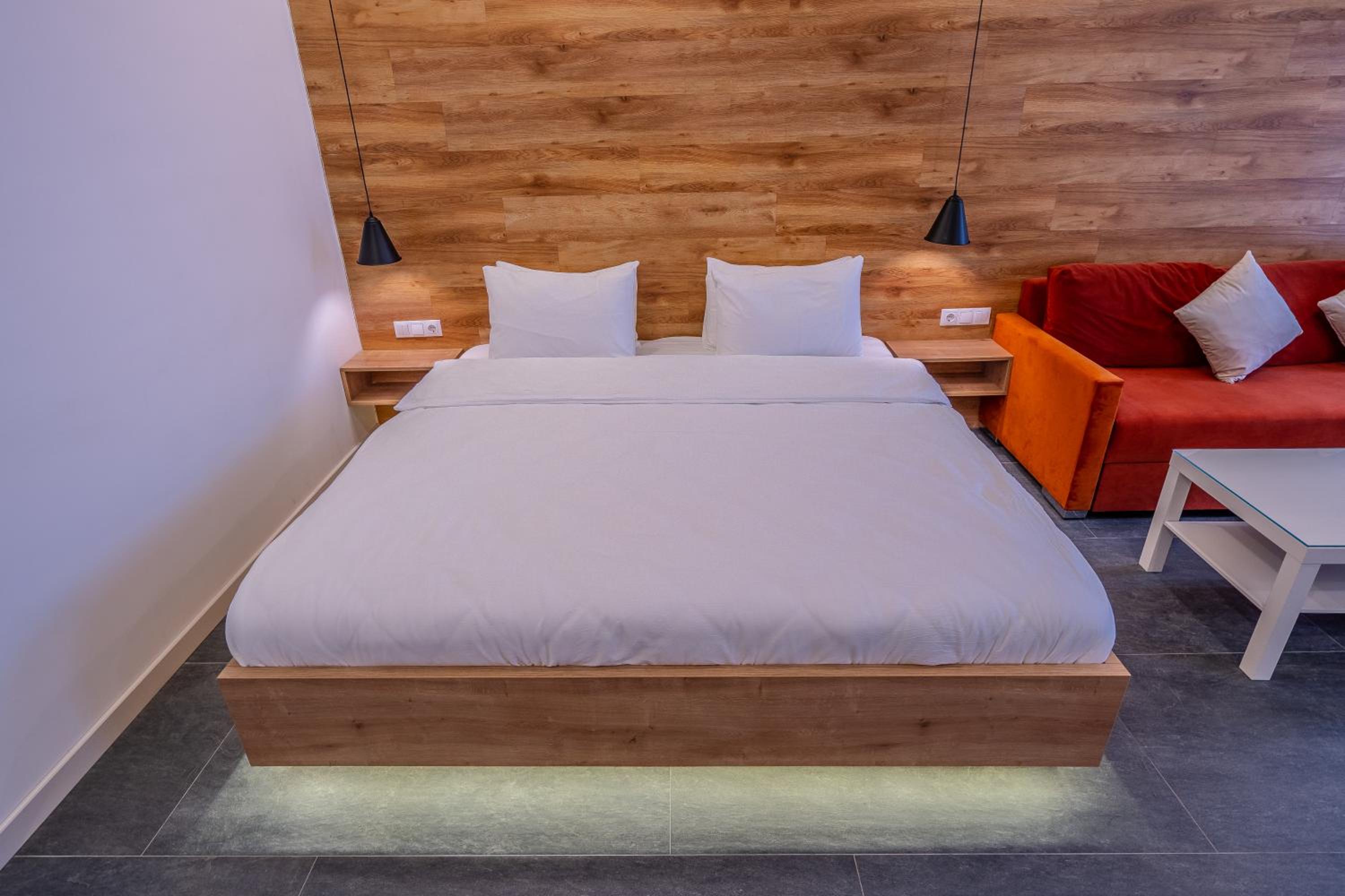 Deluxe Double or Twin Room - Photo 13