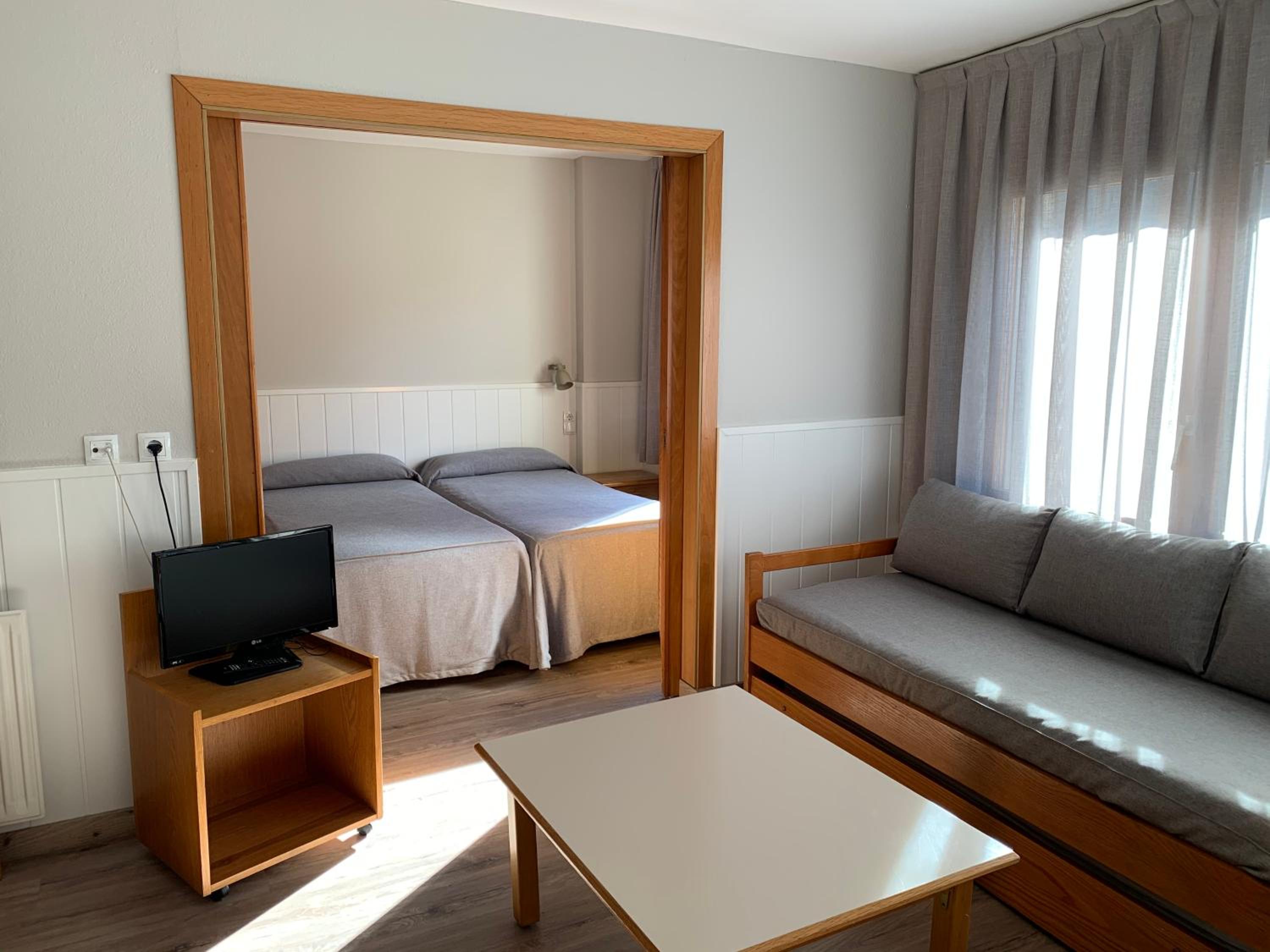 Standard One-Bedroom Apartment (3 adults) photo 2
