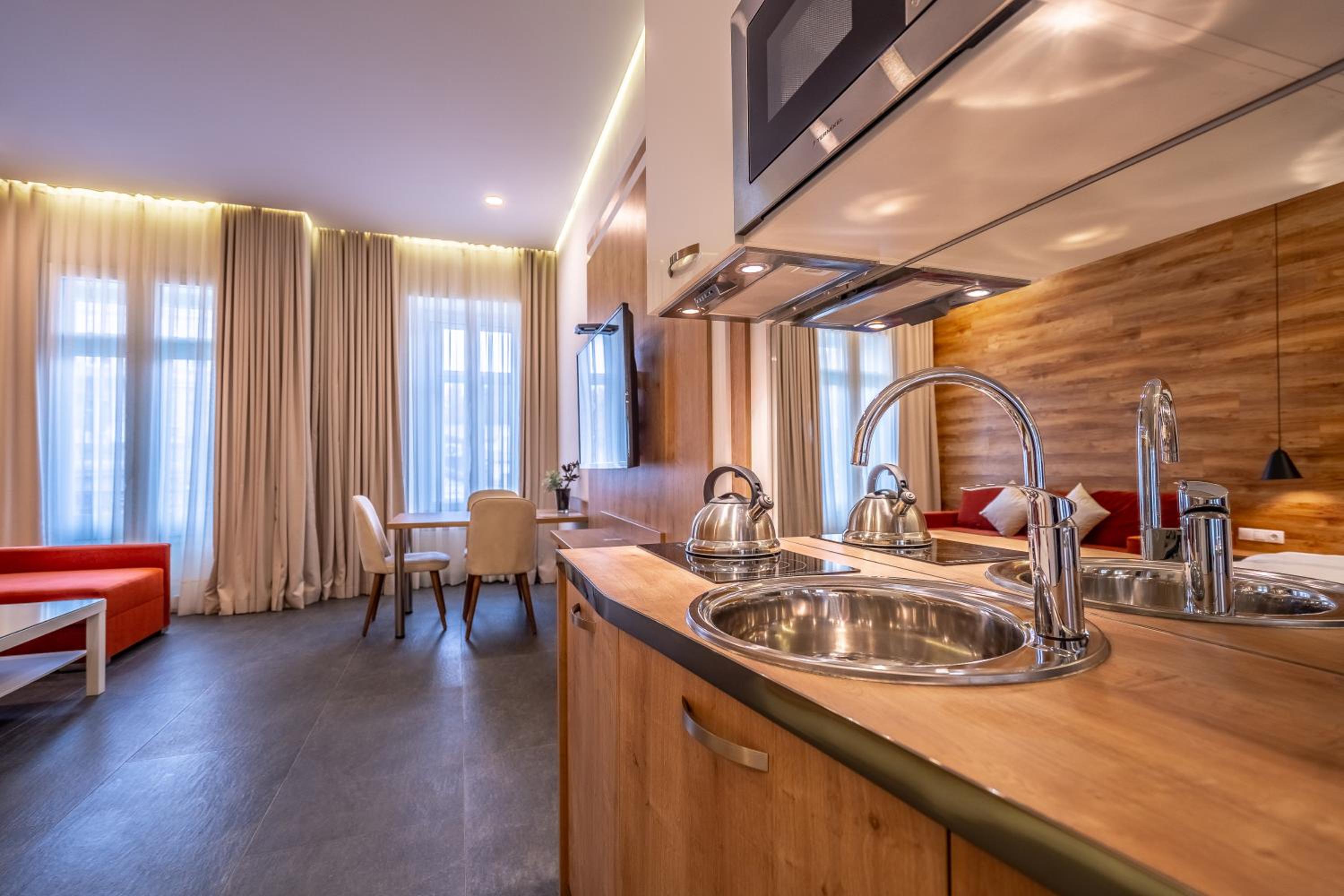 Deluxe Double or Twin Room - Photo 25