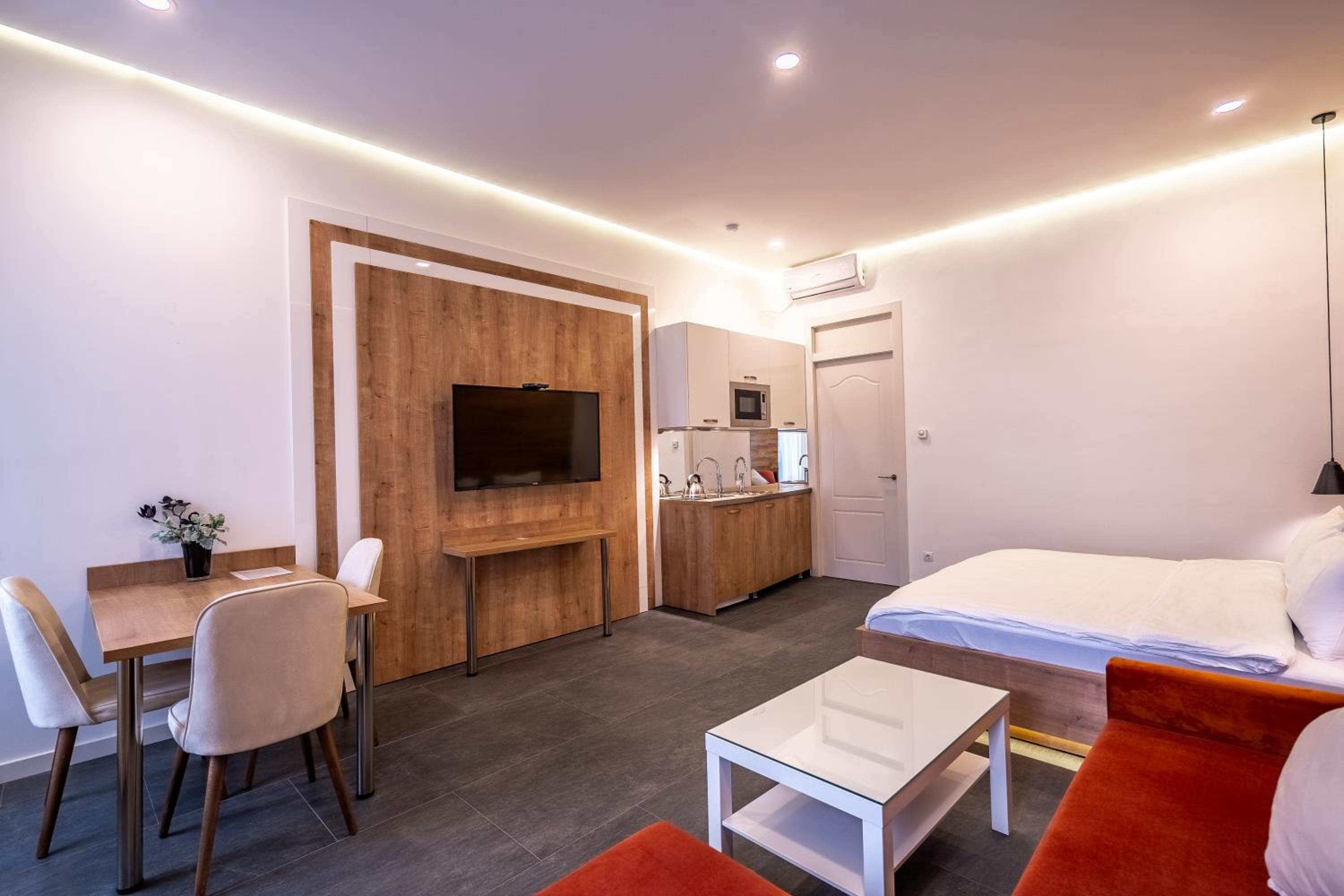 Deluxe Double or Twin Room - Photo 26