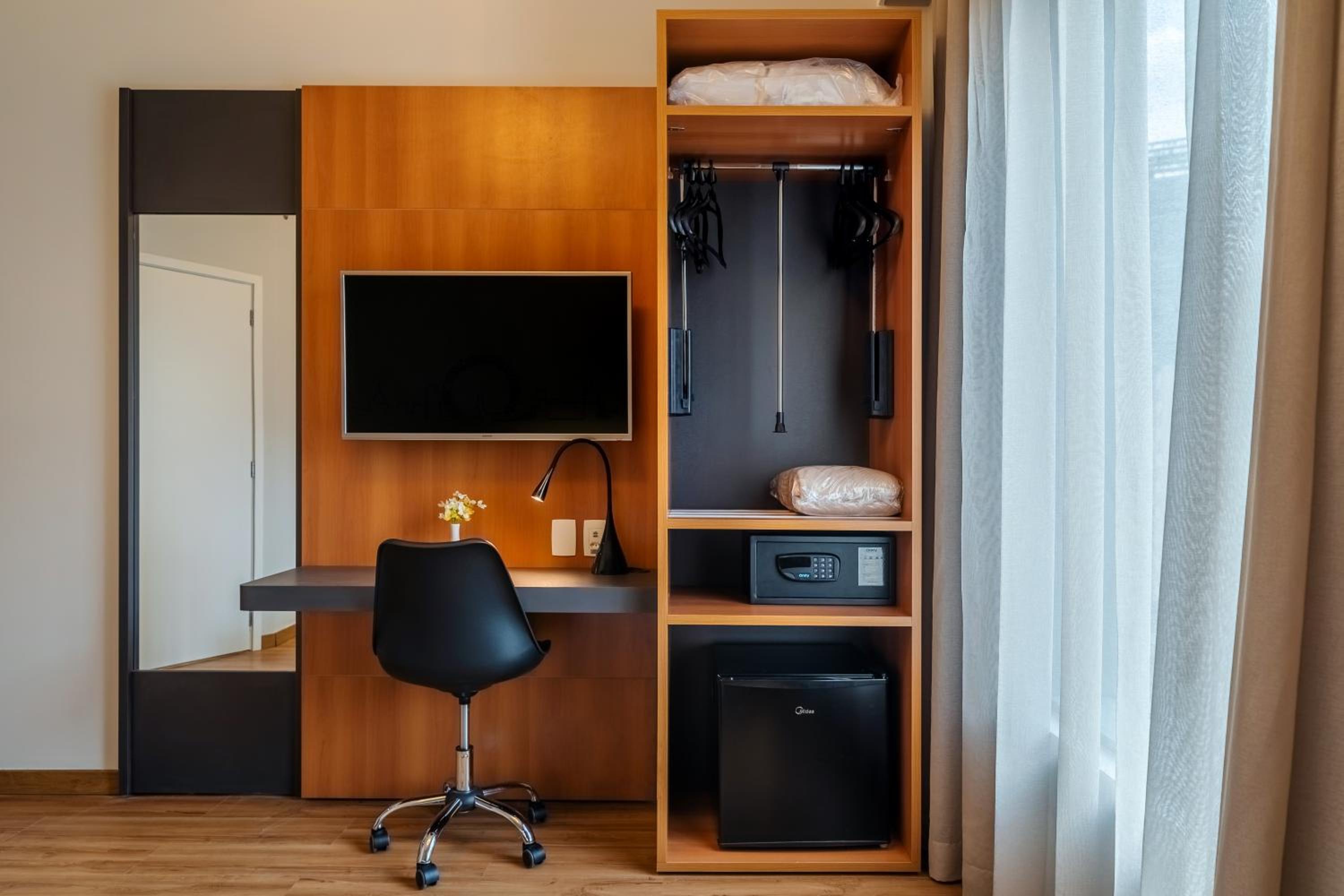 Standard Double Room - Mobility Access - Photo 5