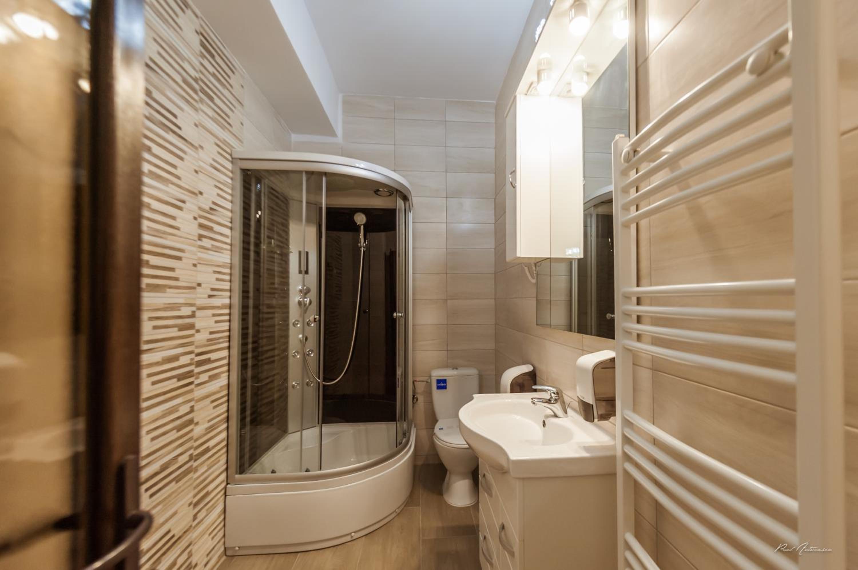 Studio Apartment - Photo 8