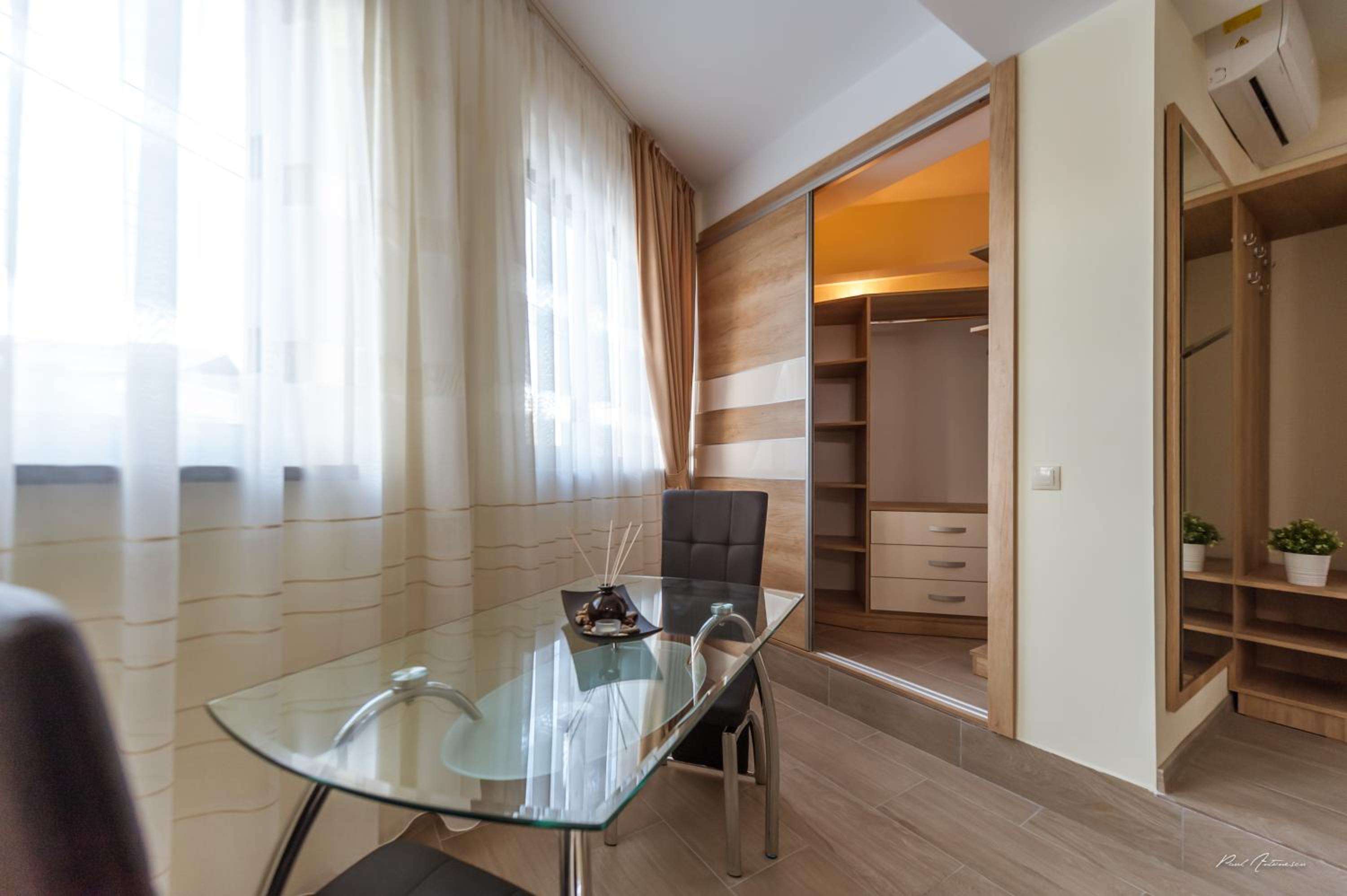 Studio Apartment - Photo 4