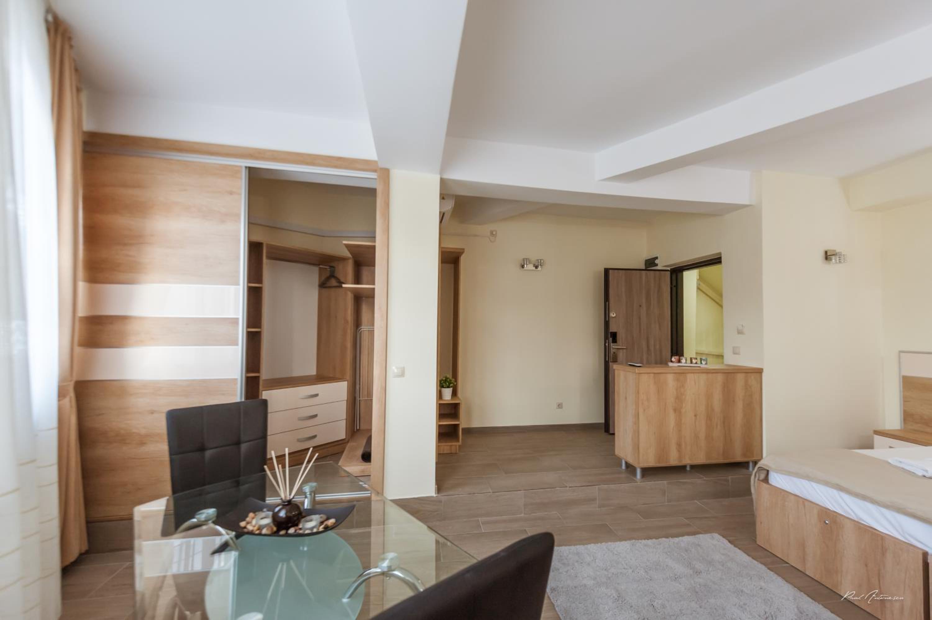 Studio Apartment - Photo 2
