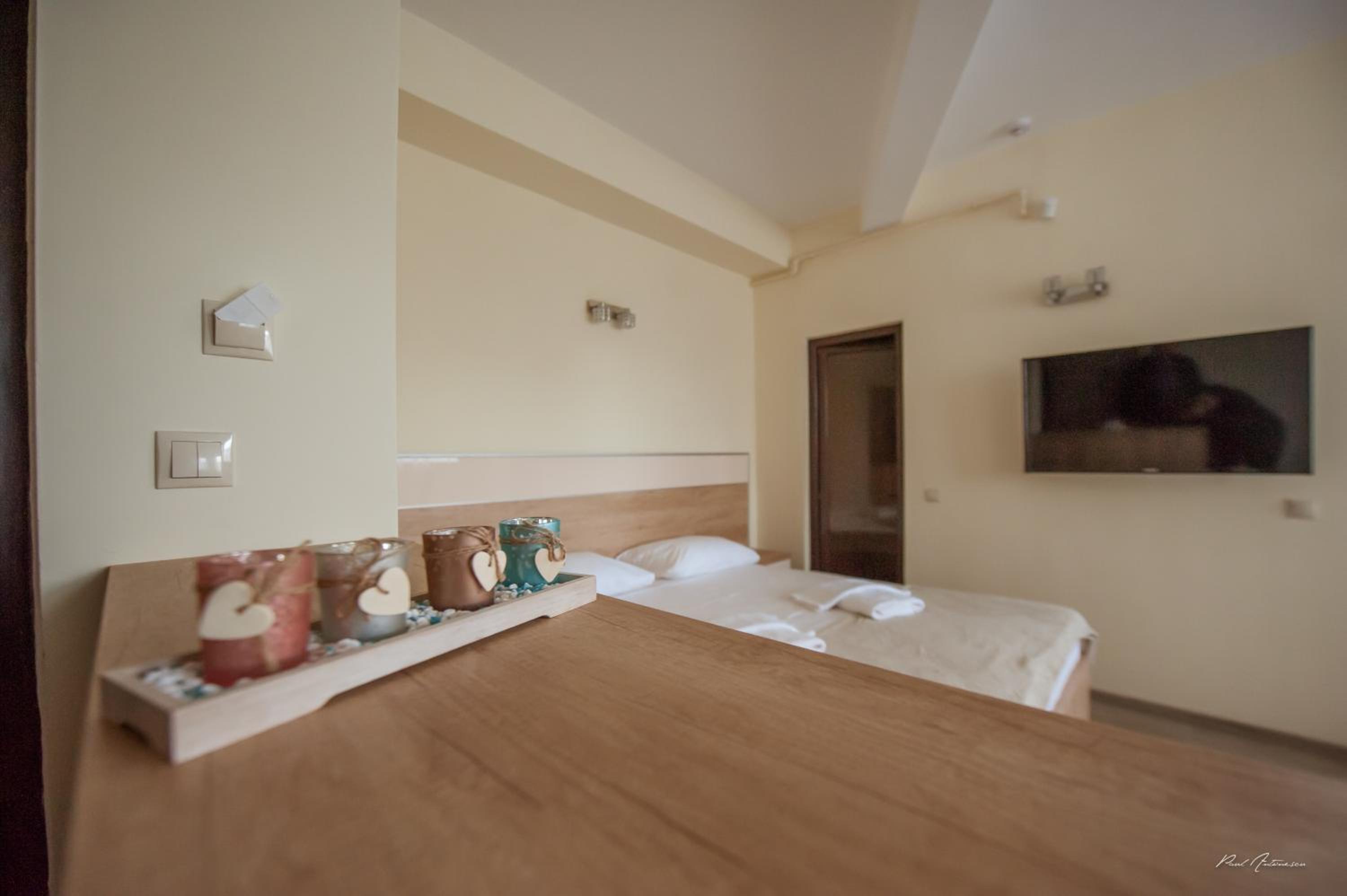 Studio Apartment - Photo 10