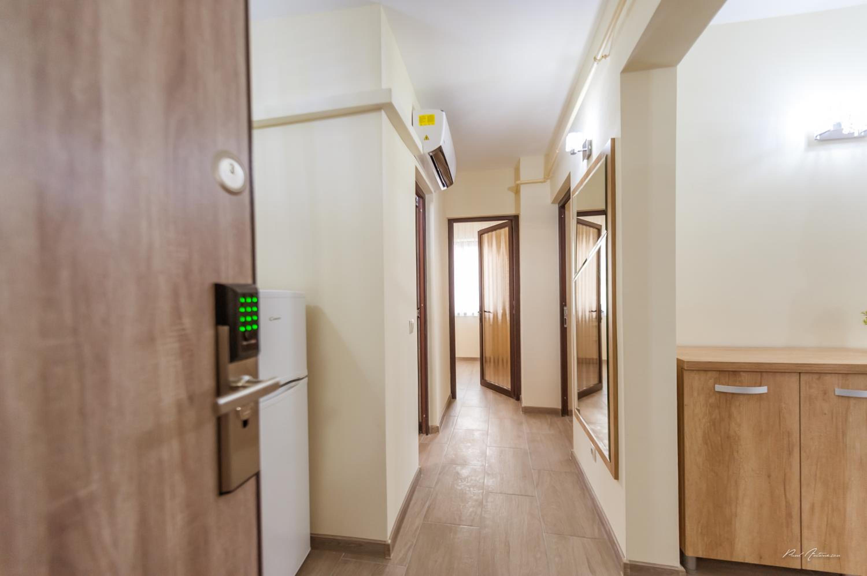 One-Bedroom Apartment - Photo 9