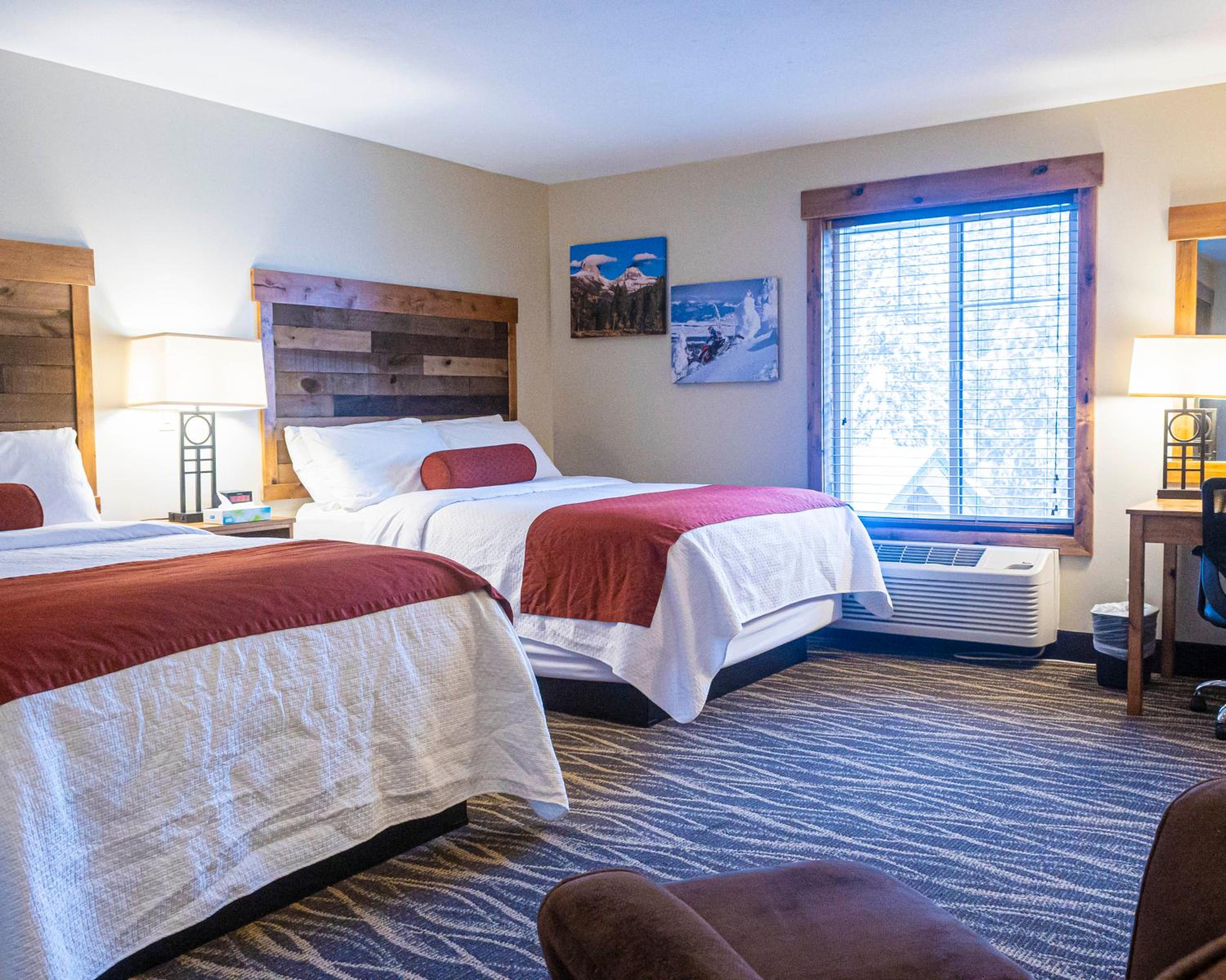 Deluxe Queen Room - Photo 9
