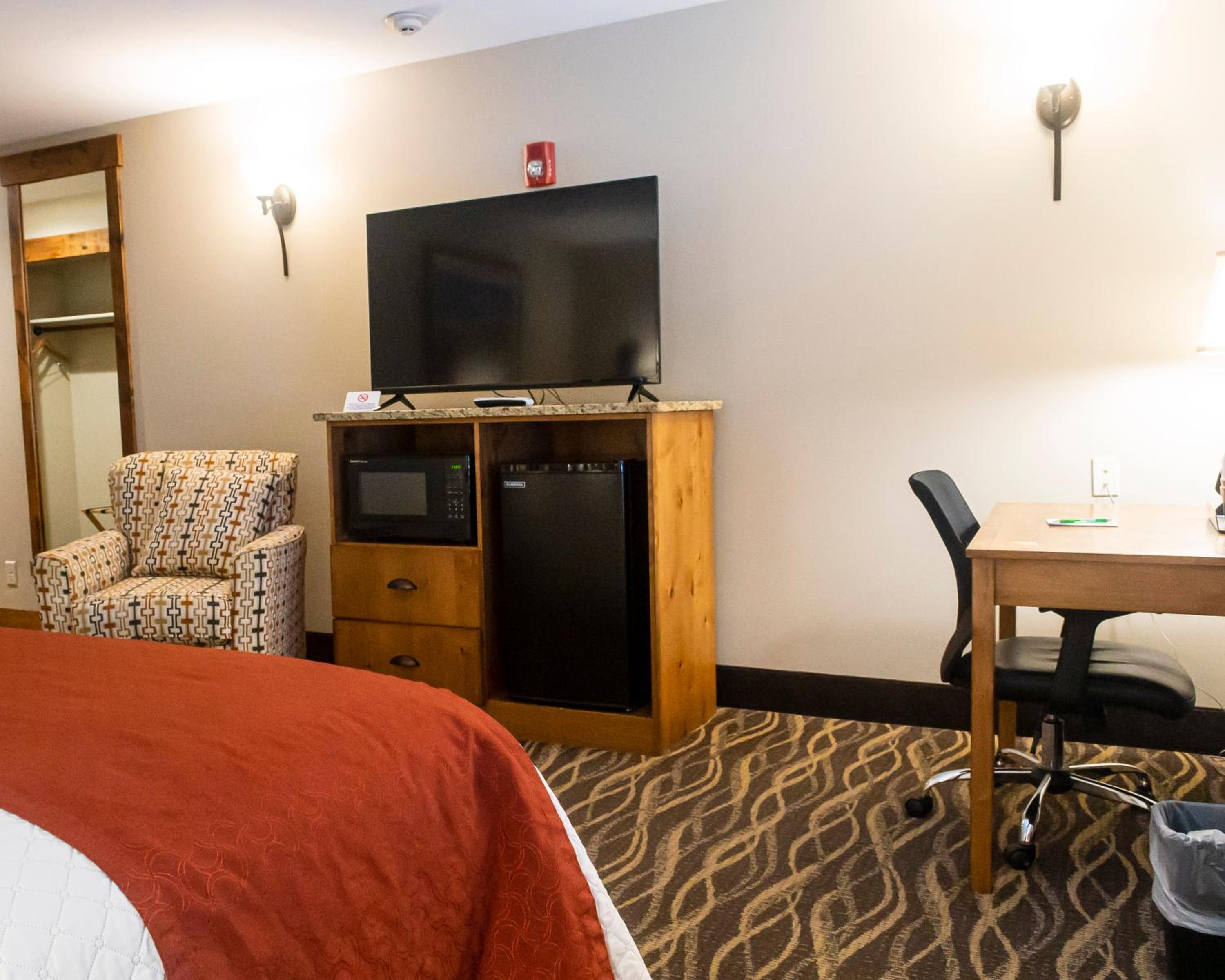 Deluxe King Room - Photo 5