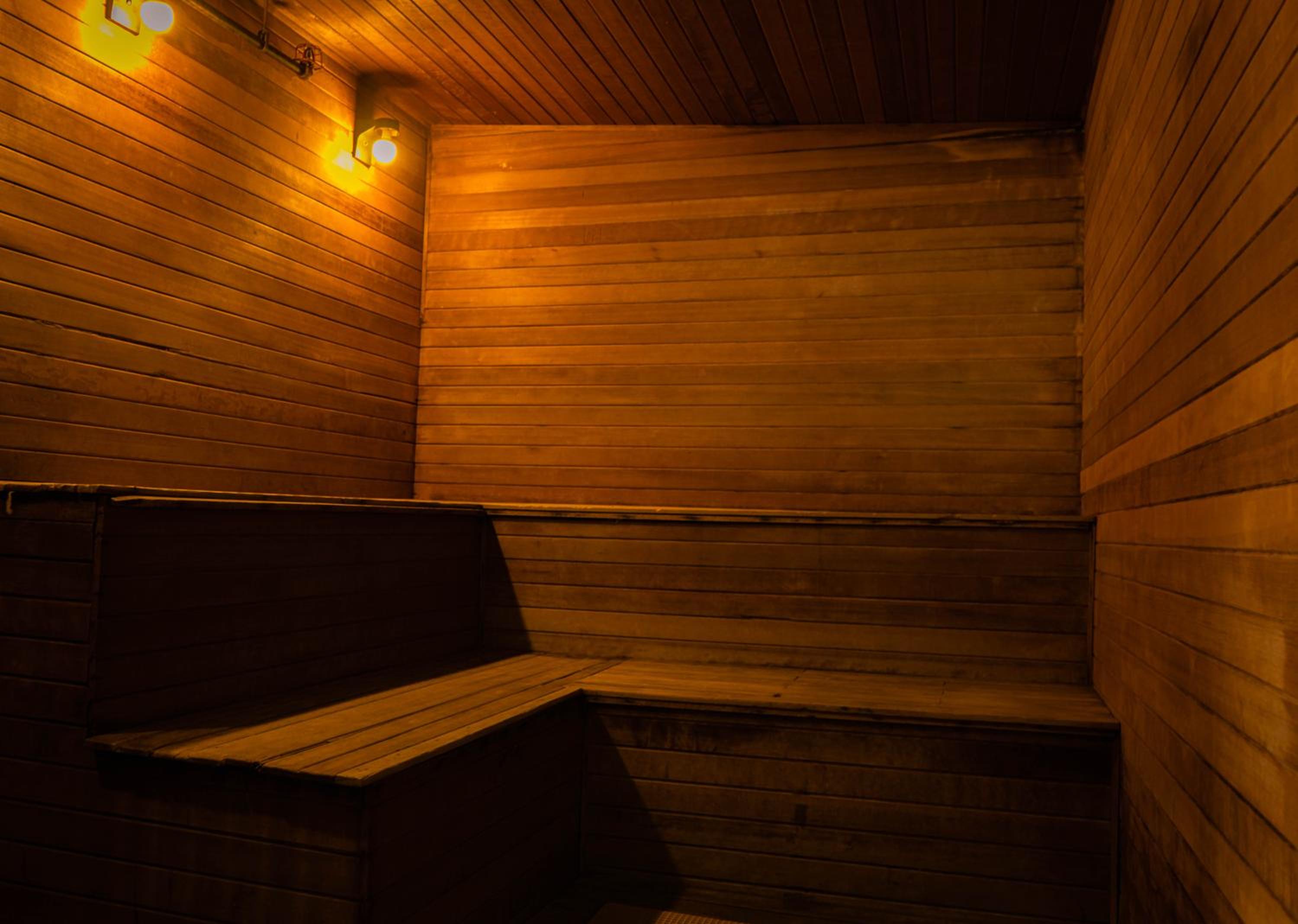 Standard Queen Room - Photo 8