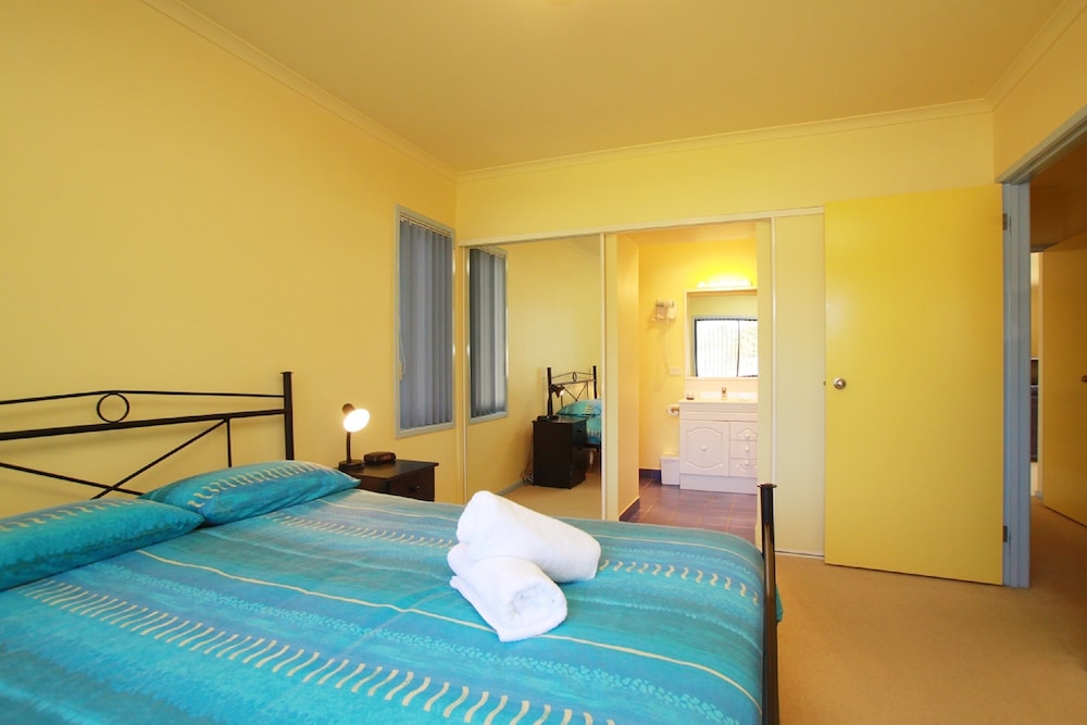 Deluxe Apartment, 2 Bedrooms, Non Smoking, Kitchen (Dlx Upstairs 7 -3 nts) photo 2