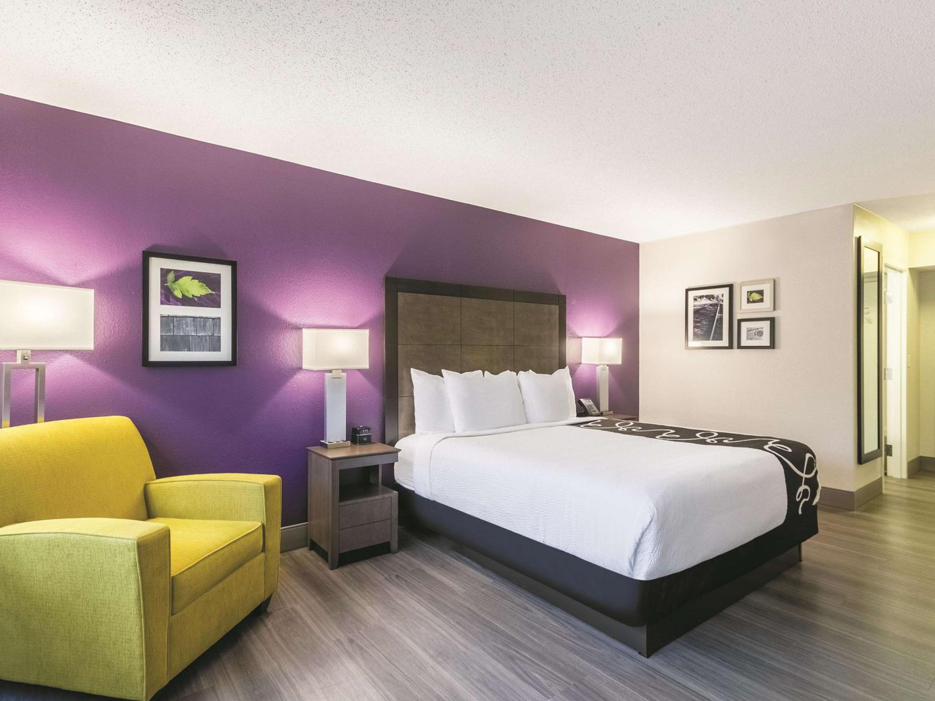 King Room - Disability Access at La Quinta by Wyndham Virginia Beach in Virginia Beach