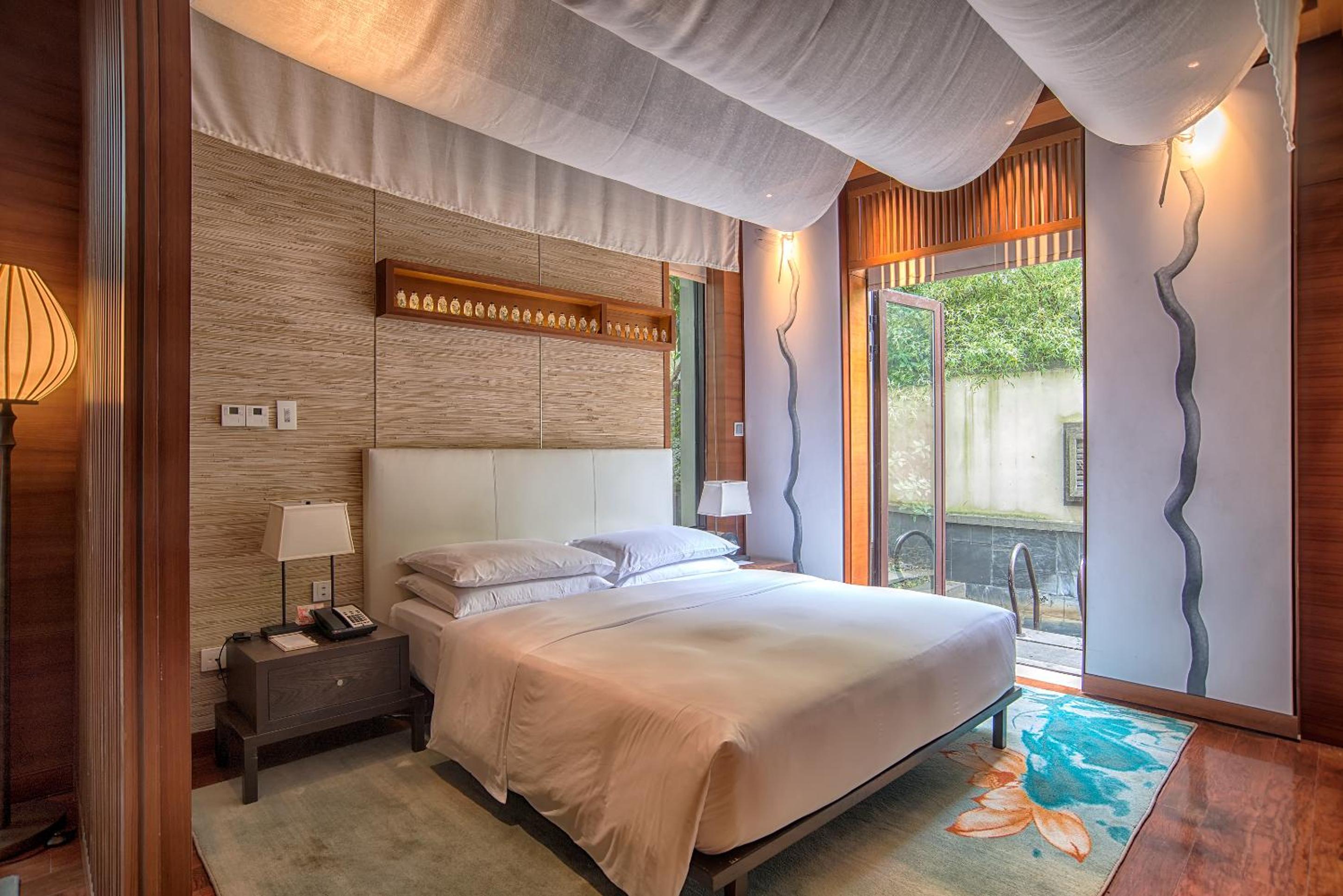 Spa King Suite photo 1