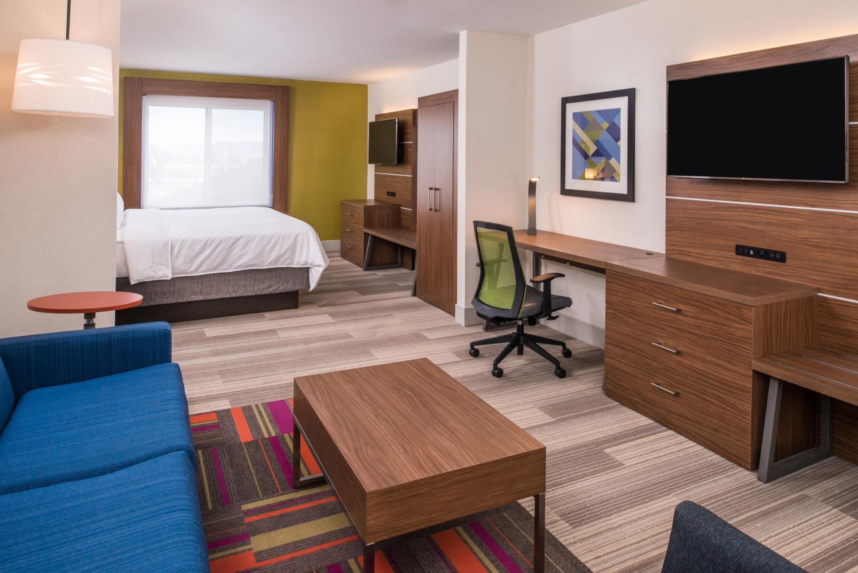 King Suite - Photo 2