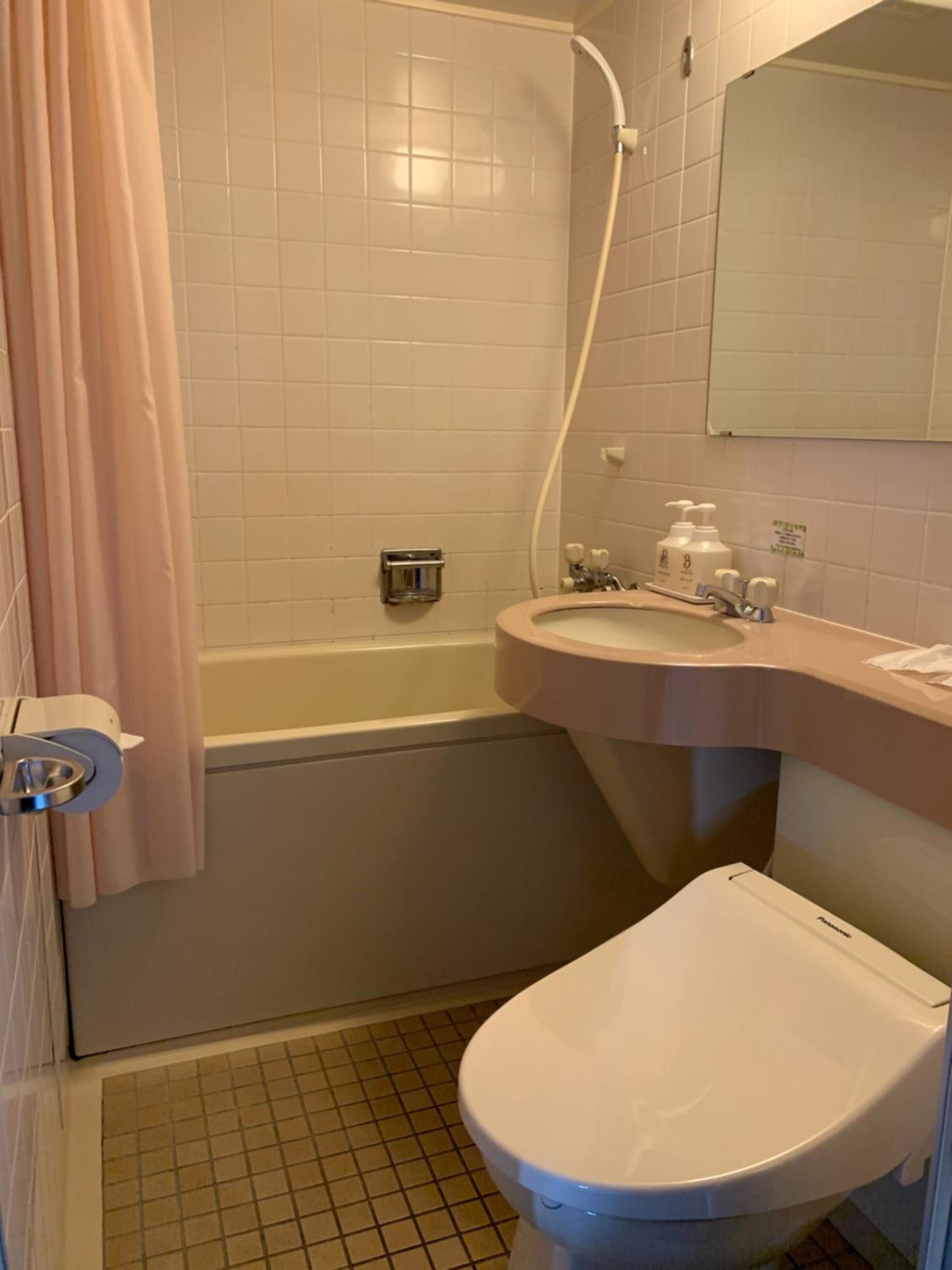 Twin Room with Lake View - Photo 2