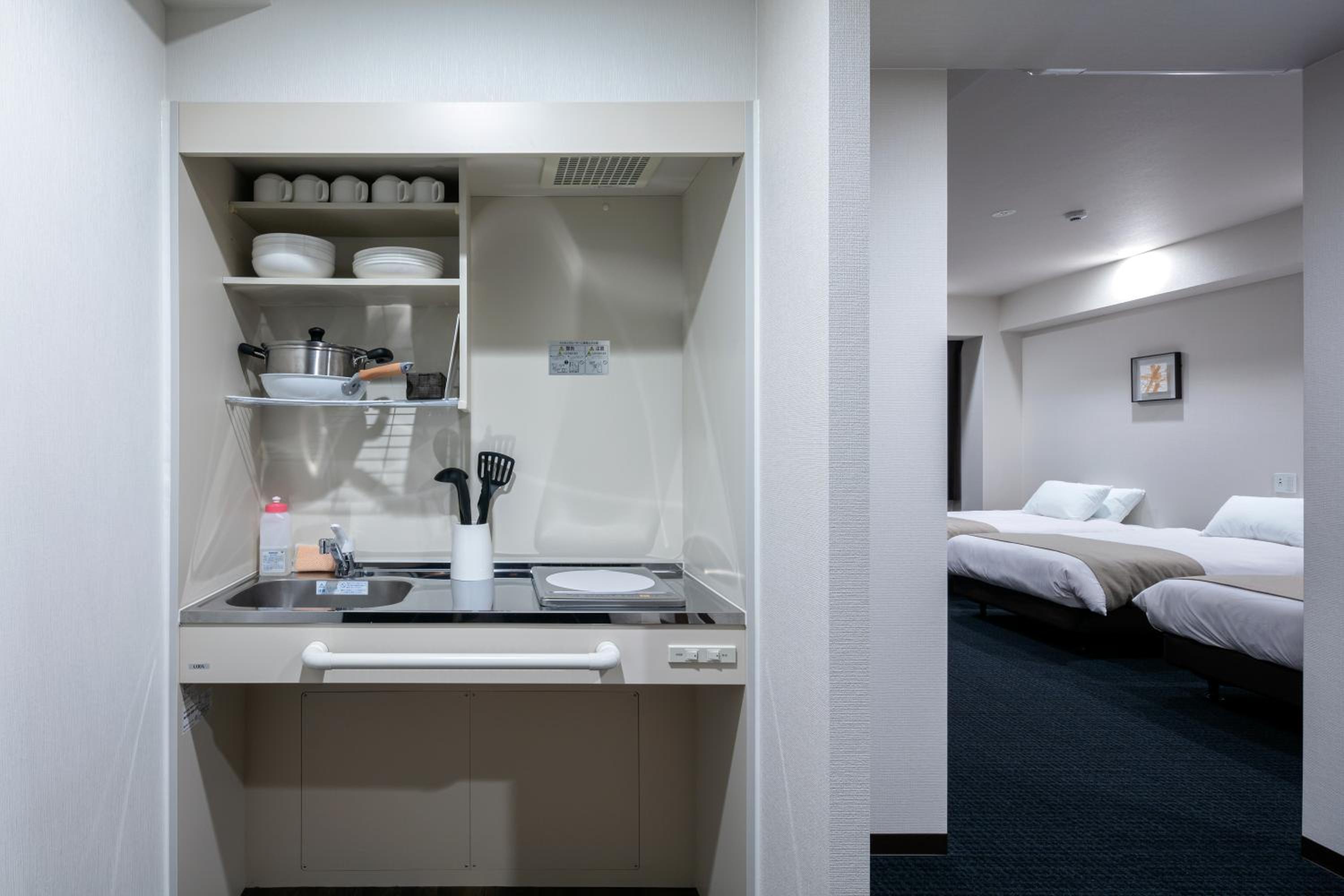 One-Bedroom Suite - Photo 5