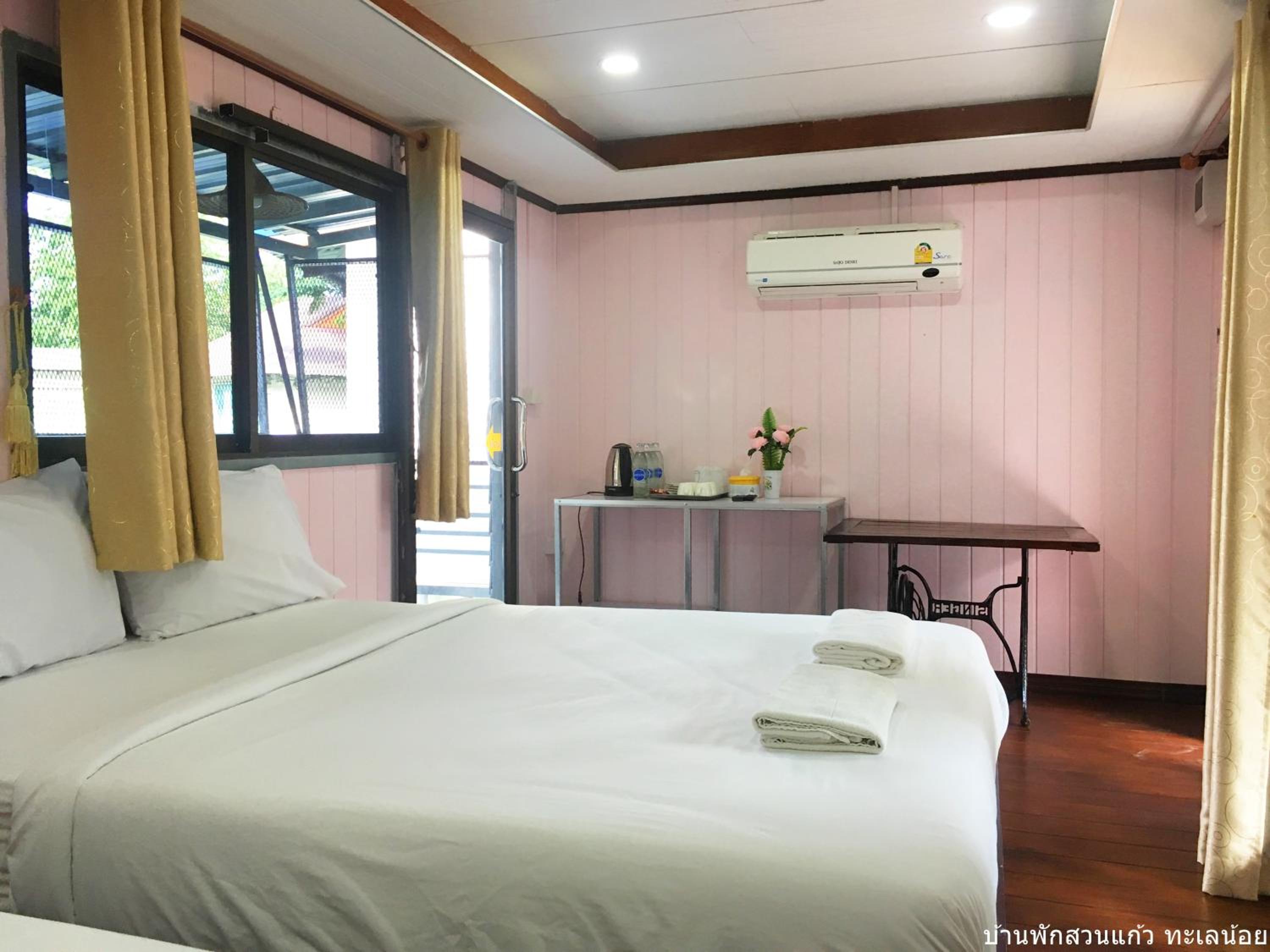 Quadruple Room with Balcony photo 3