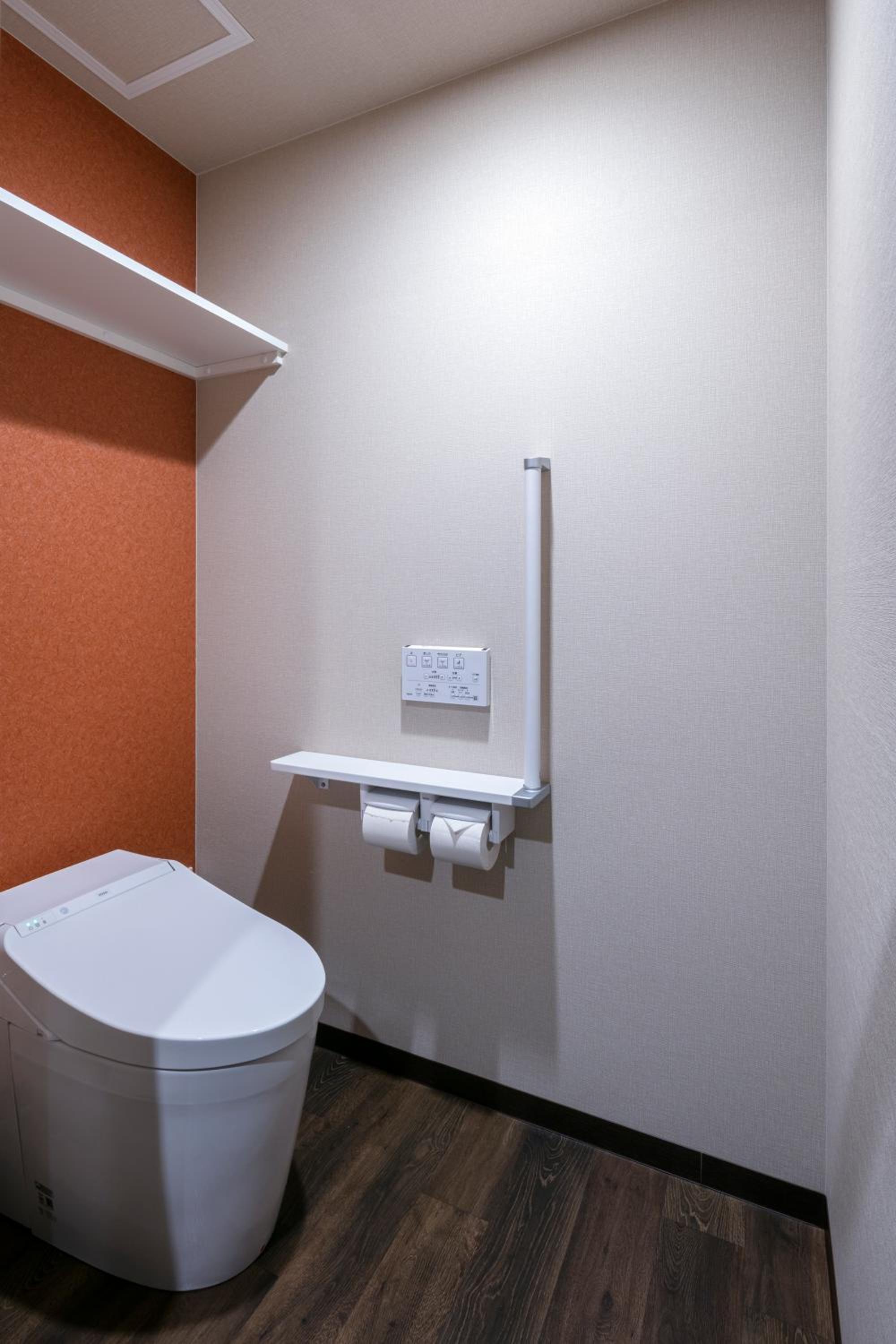 Deluxe Queen Suite - Photo 4