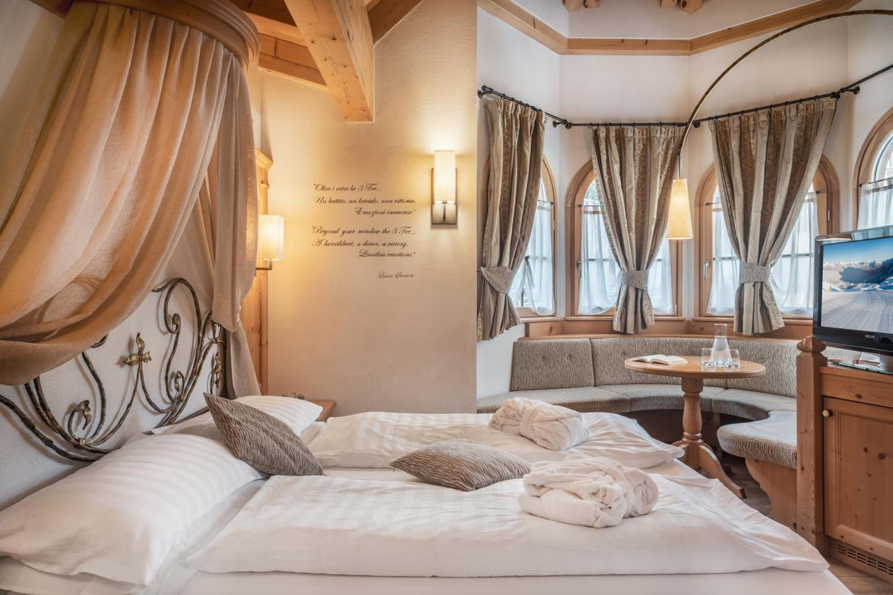 Deluxe Double or Twin Room photo 3