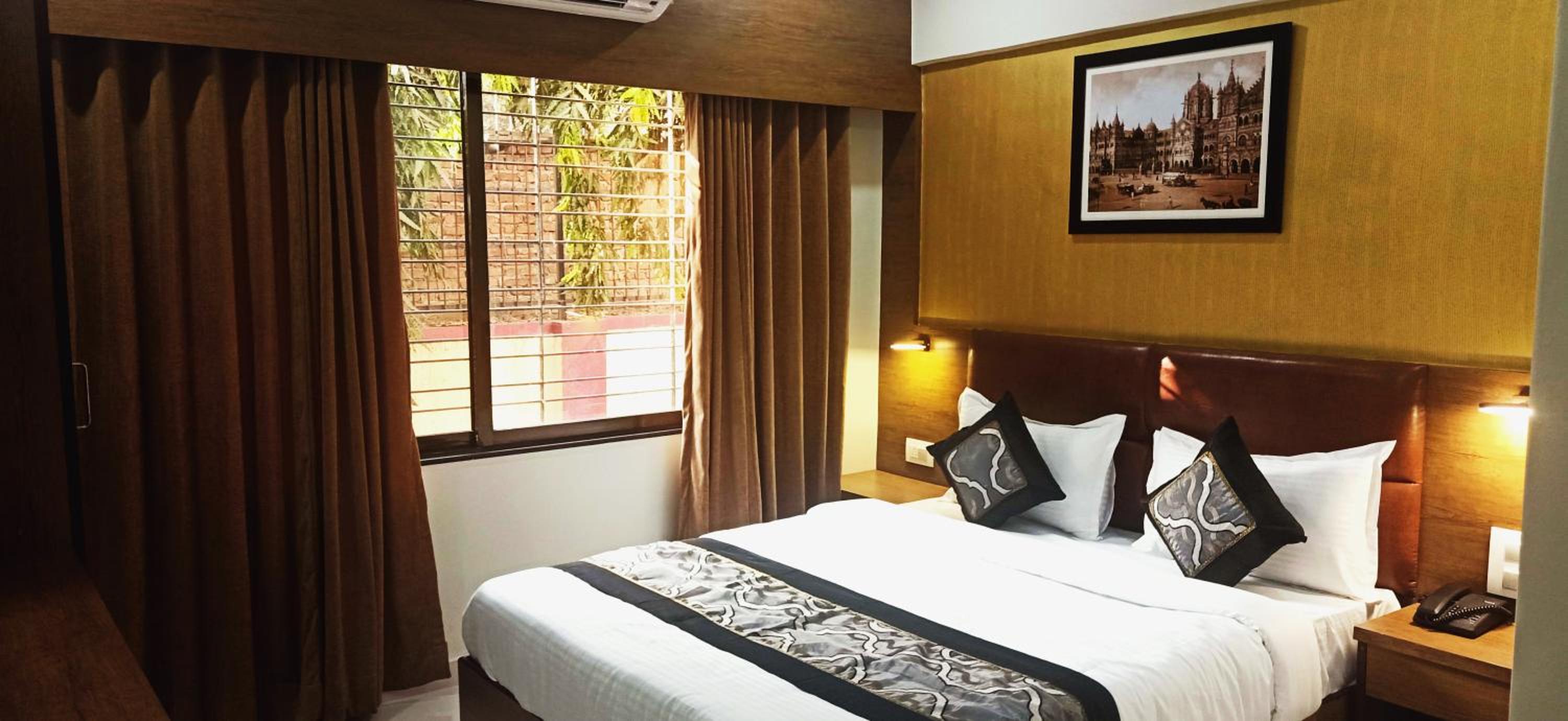 Deluxe Room - Photo 19