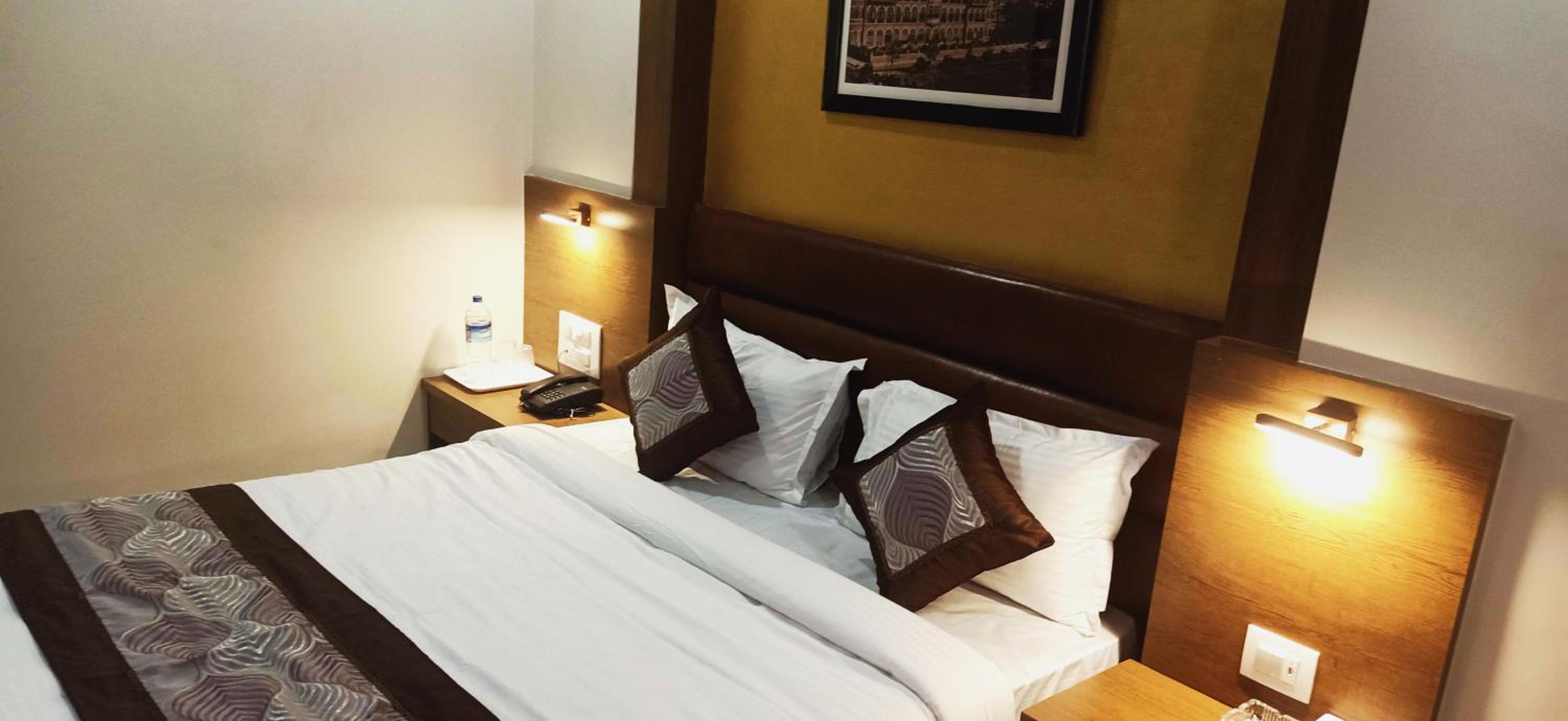 Deluxe Room - Photo 9