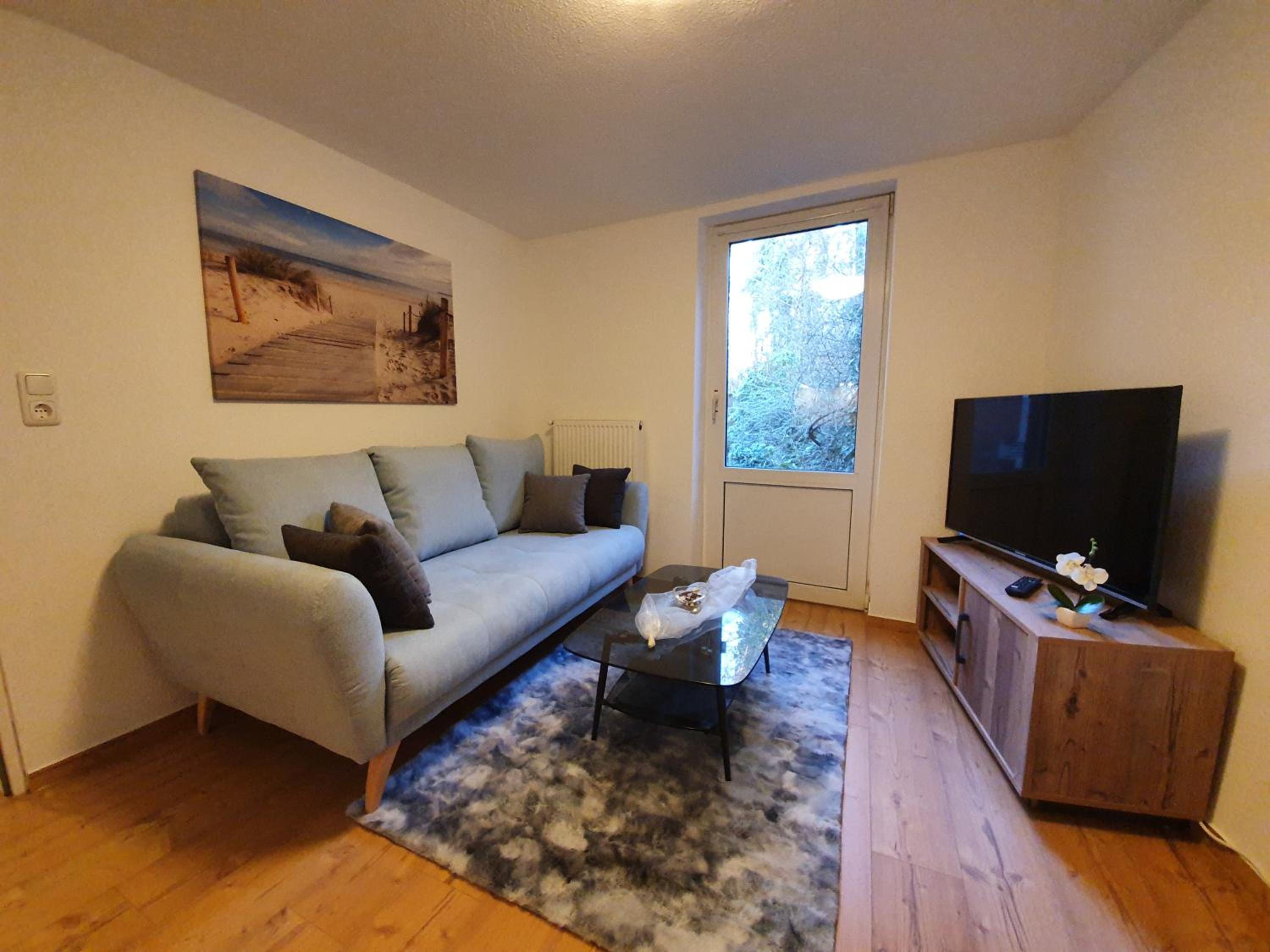 One-Bedroom Apartment photo 1