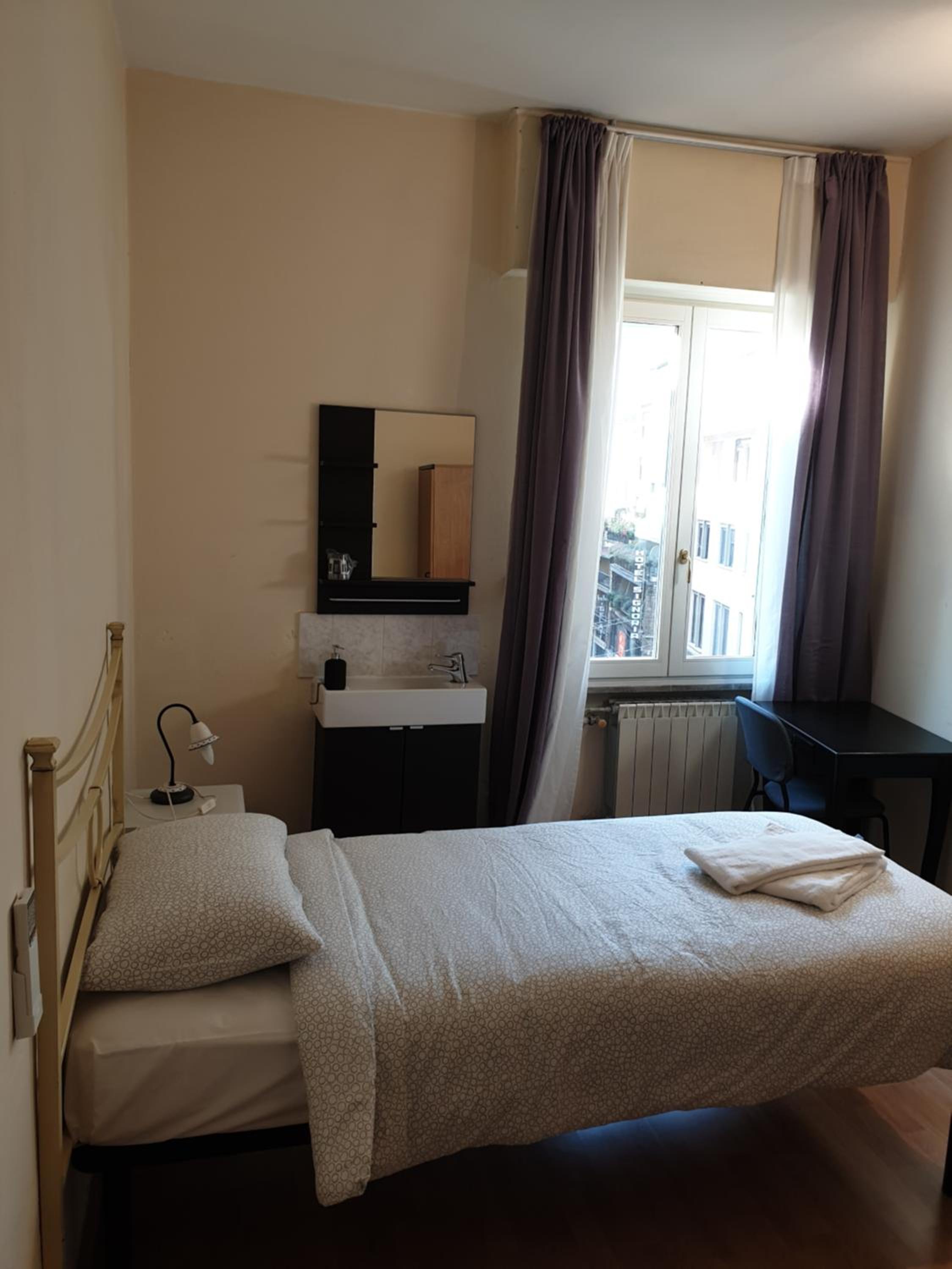 Single Room with Shared Bathroom photo 1