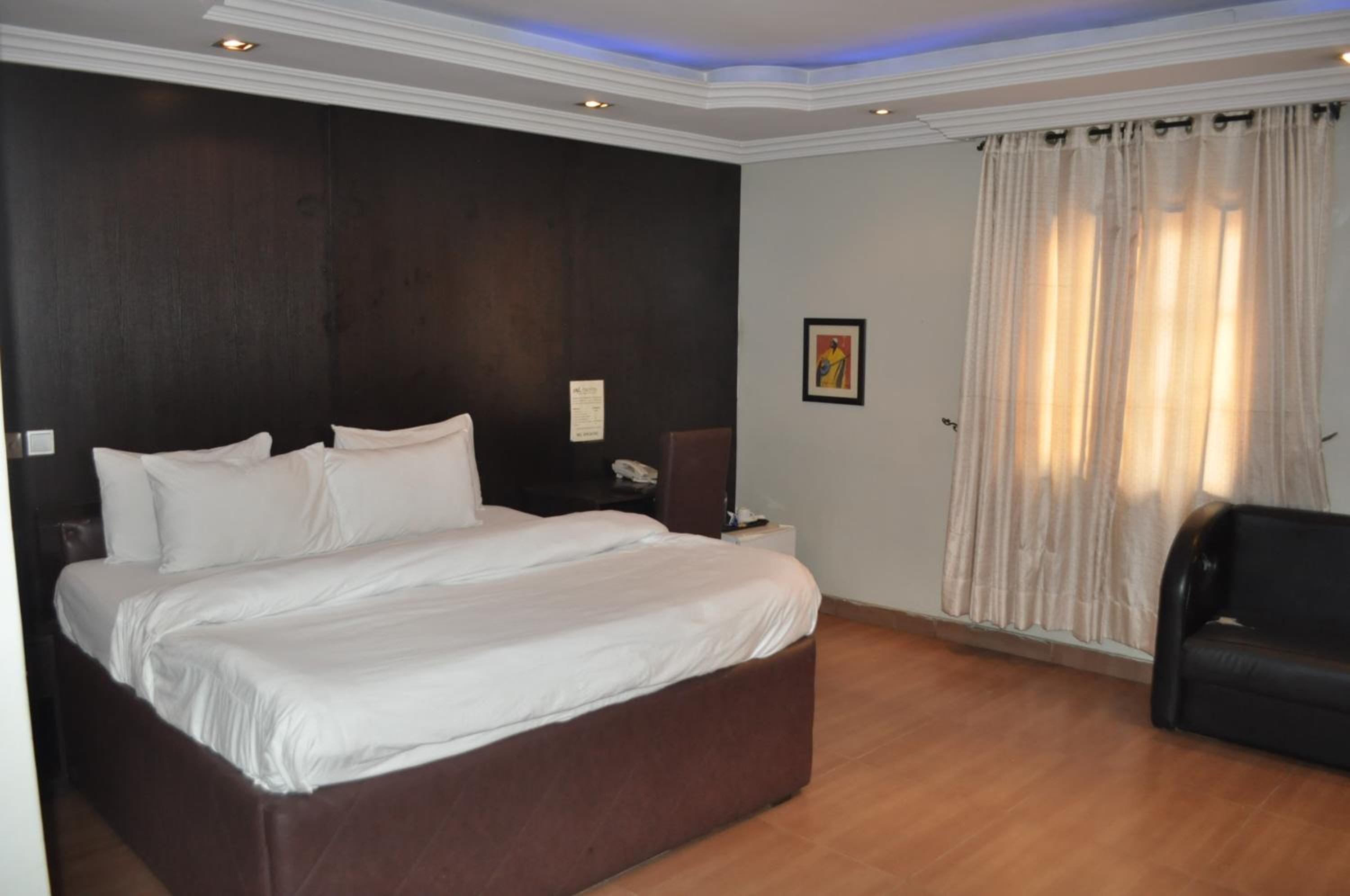 Deluxe Suite photo 3