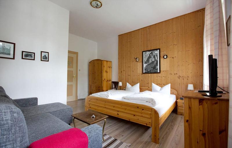 Double Room - Photo 17